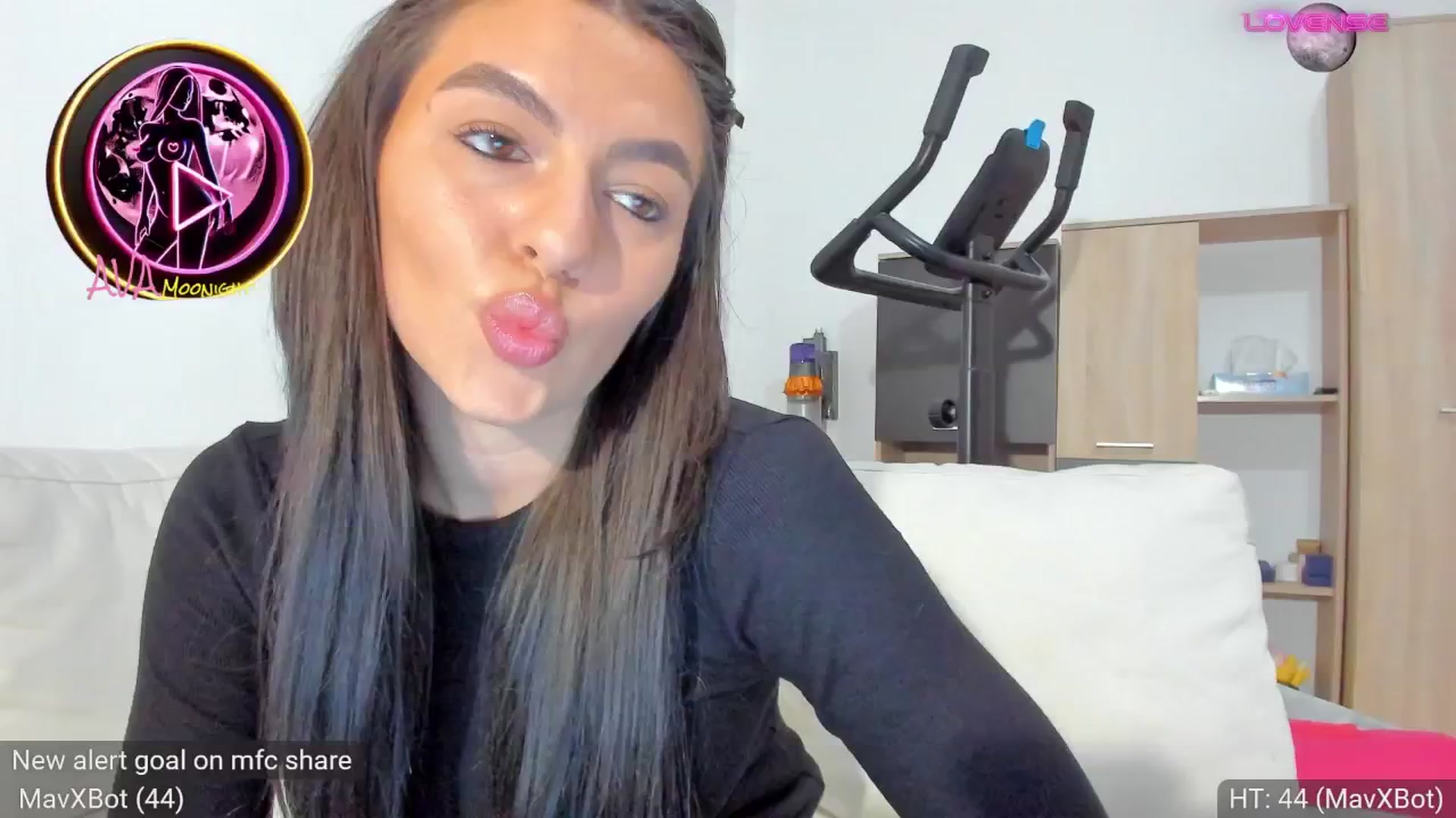 Gallery image thumbnail from AvaMoonlight's myfreecams stream on, 11/13/2024, 17:16 image 13 of 20