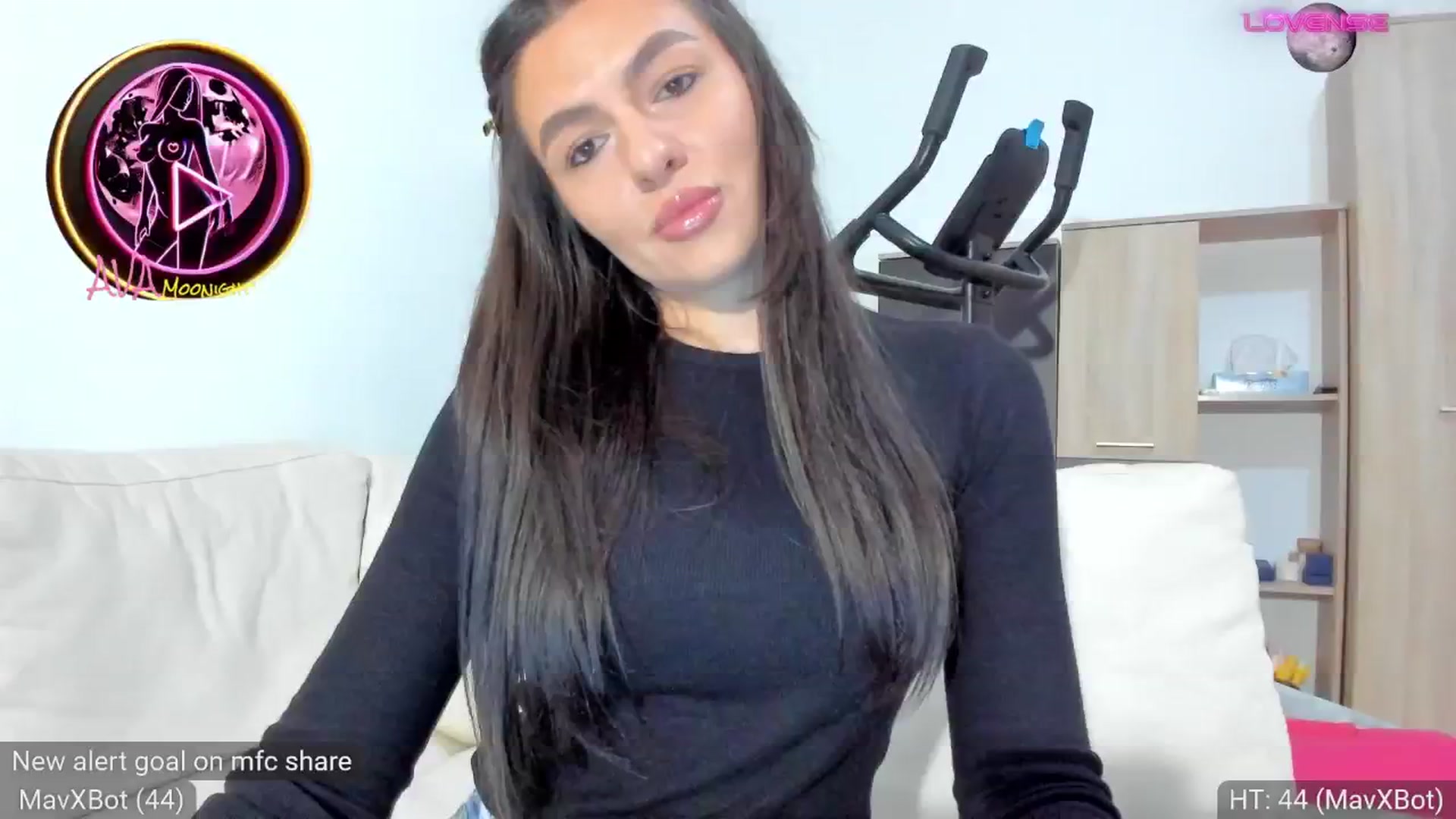 Gallery image thumbnail from AvaMoonlight's myfreecams stream on, 11/13/2024, 17:16 image 14 of 20