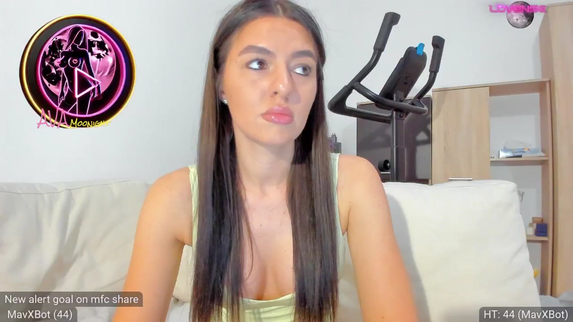 Gallery image thumbnail from AvaMoonlight's myfreecams stream on, 11/19/2024, 17:04 image 12 of 20