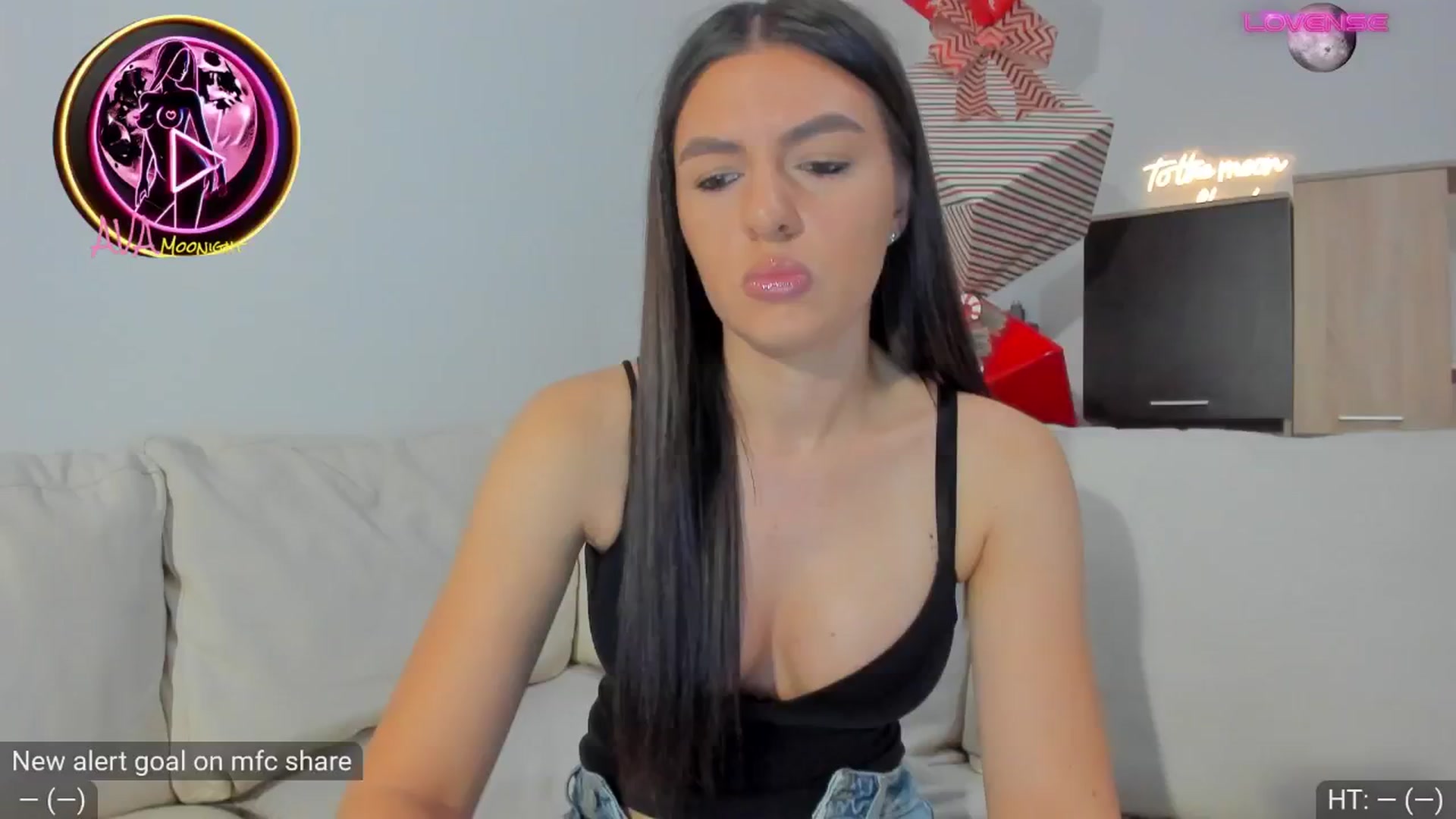 Gallery image thumbnail from AvaMoonlight's myfreecams stream on, 11/27/2024, 17:09 image 13 of 20