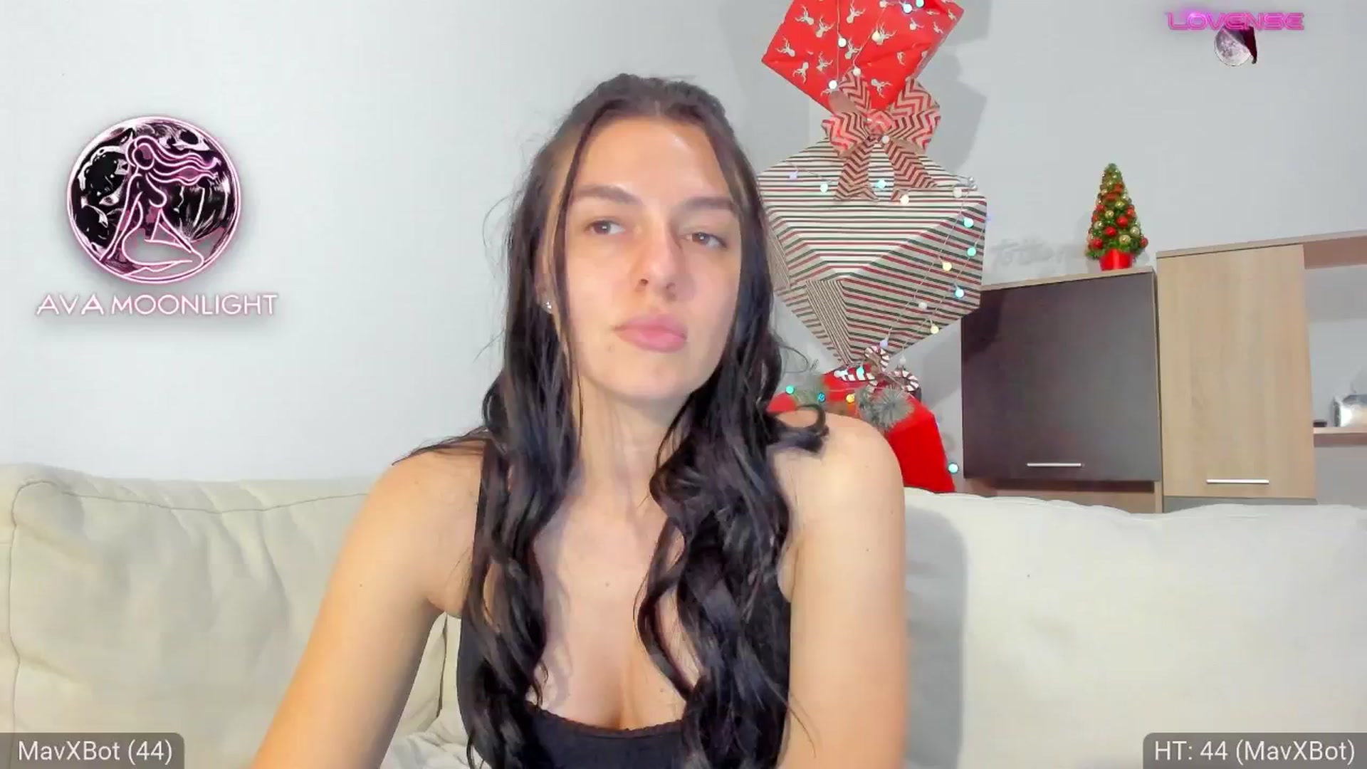Gallery image thumbnail from AvaMoonlight's myfreecams stream on, 01/01/2025, 17:12 image 4 of 20