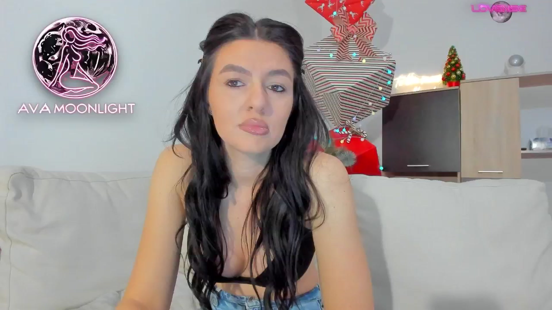 Gallery image thumbnail from AvaMoonlight's myfreecams stream on, 01/02/2025, 16:23 image 10 of 20