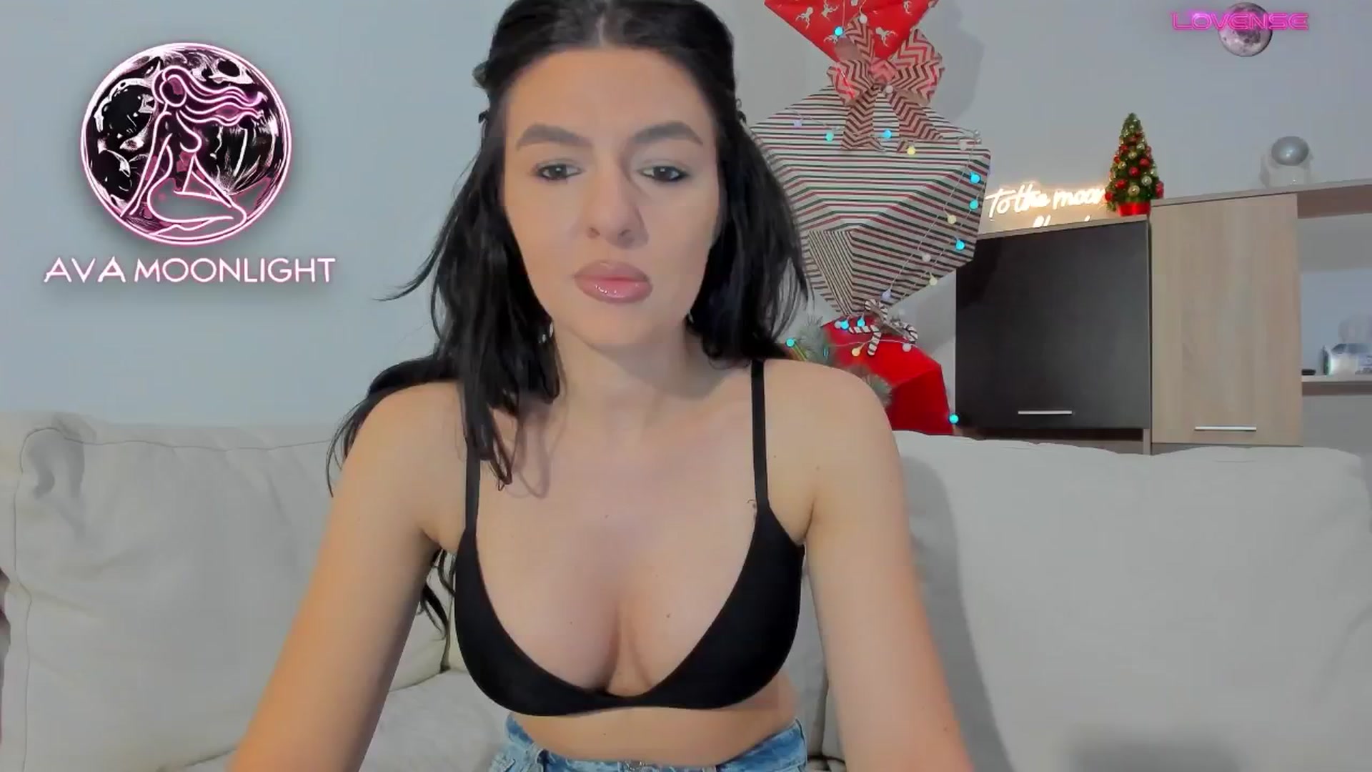 Gallery image thumbnail from AvaMoonlight's myfreecams stream on, 01/02/2025, 16:23 image 4 of 20