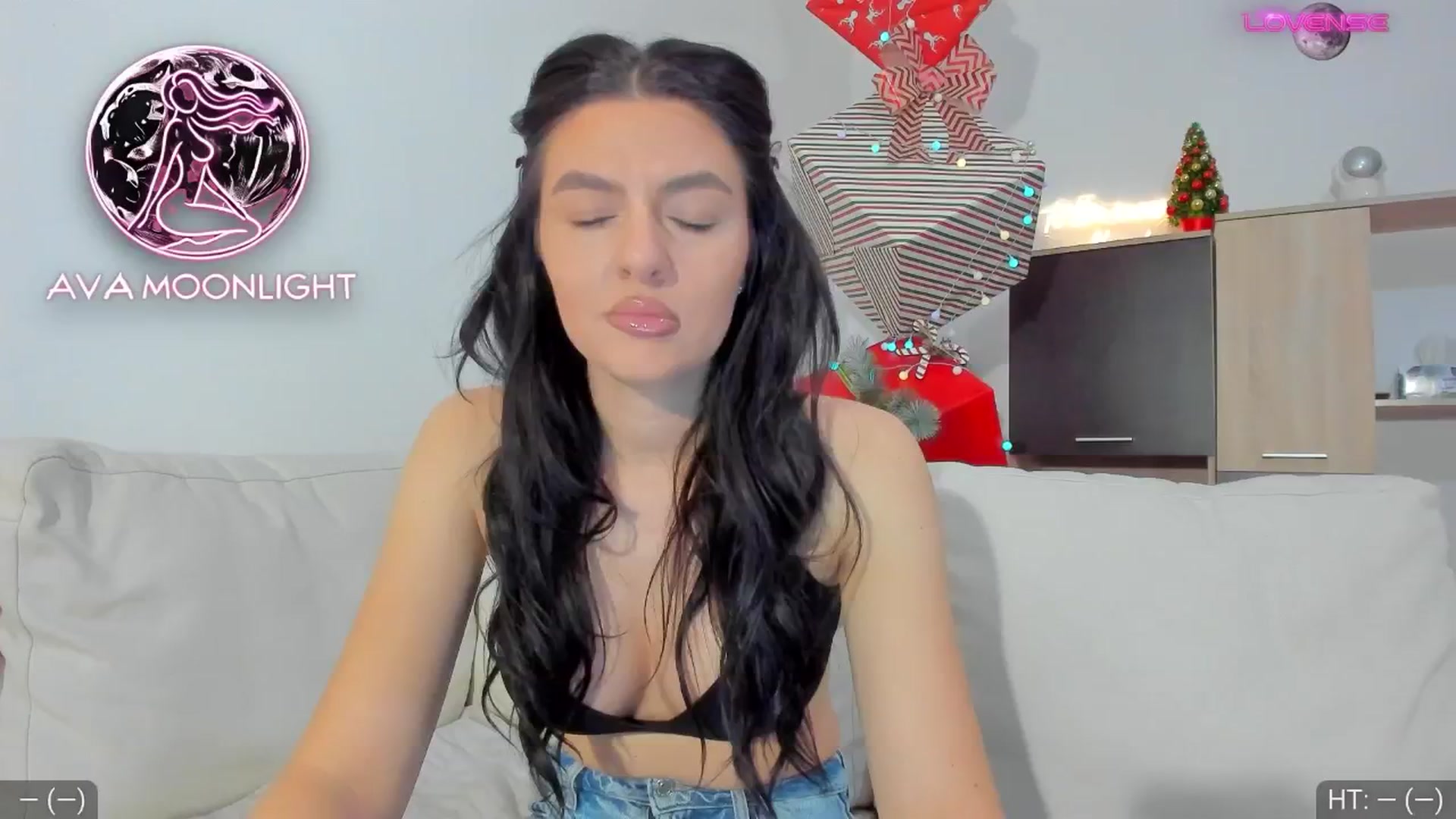 Gallery image thumbnail from AvaMoonlight's myfreecams stream on, 01/02/2025, 16:23 image 11 of 20