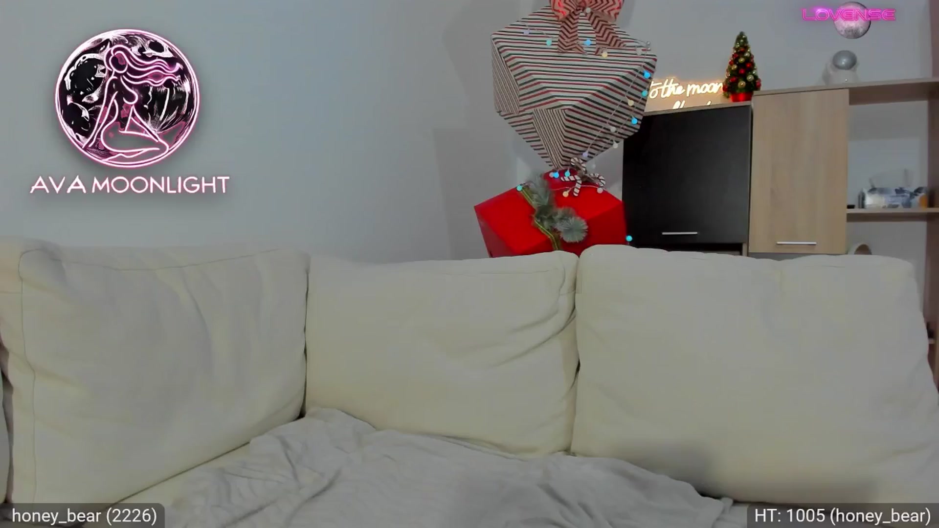 Gallery image thumbnail from AvaMoonlight's myfreecams stream on, 01/04/2025, 24:03 image 9 of 20