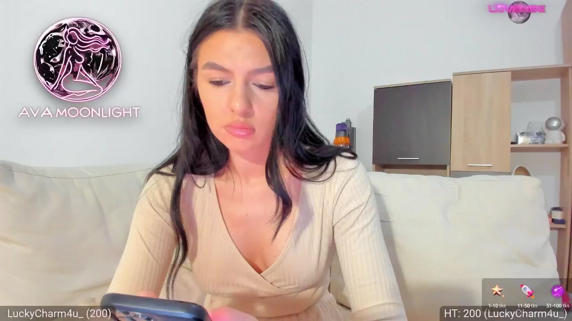 Gallery image thumbnail from AvaMoonlight's myfreecams stream on, 01/13/2025, 17:19 image 9 of 20