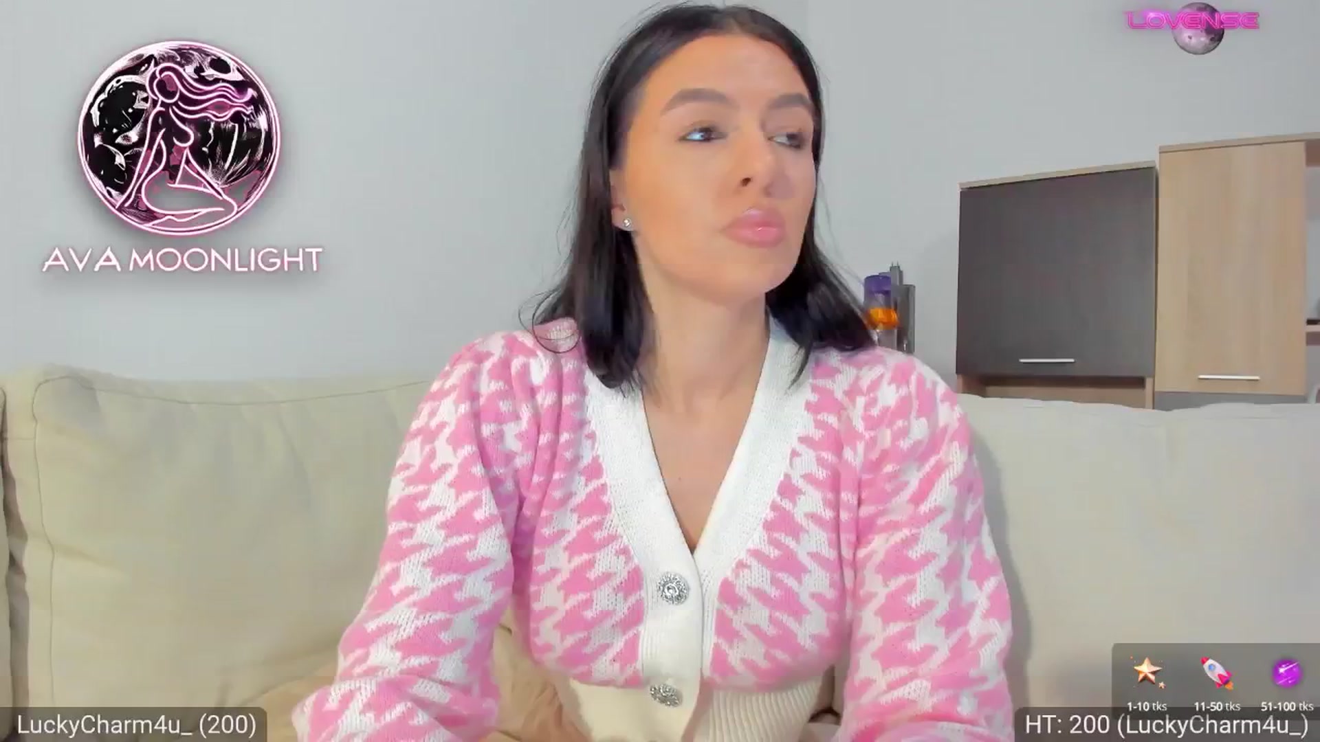 Gallery image thumbnail from AvaMoonlight's myfreecams stream on, 01/13/2025, 17:19 image 18 of 20