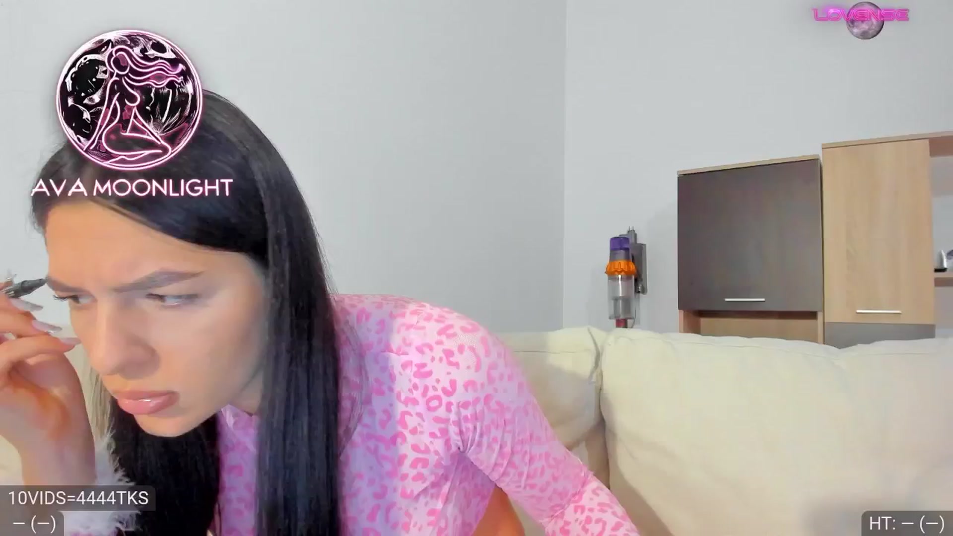 Gallery image thumbnail from AvaMoonlight's myfreecams stream on, 01/15/2025, 17:15 image 4 of 20