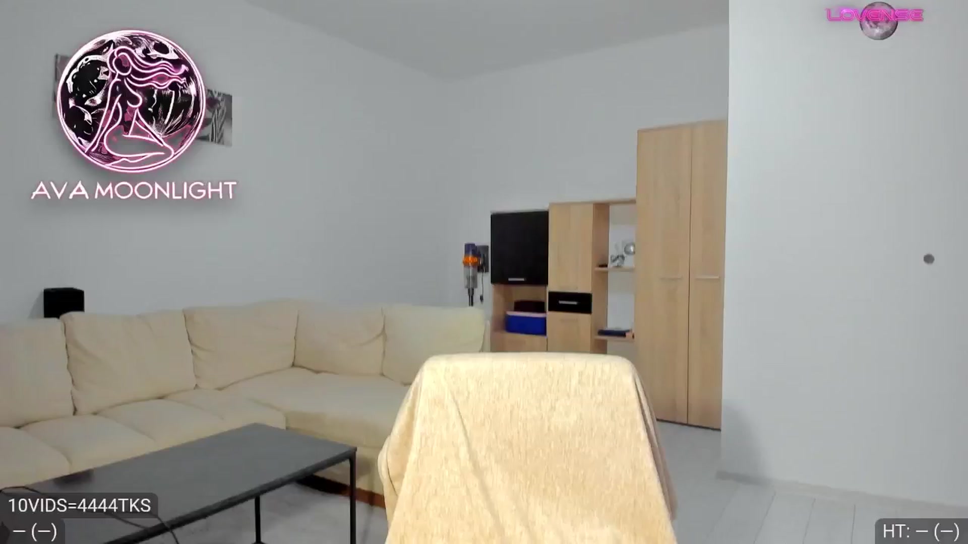 Gallery image thumbnail from AvaMoonlight's myfreecams stream on, 01/17/2025, 17:17 image 2 of 20