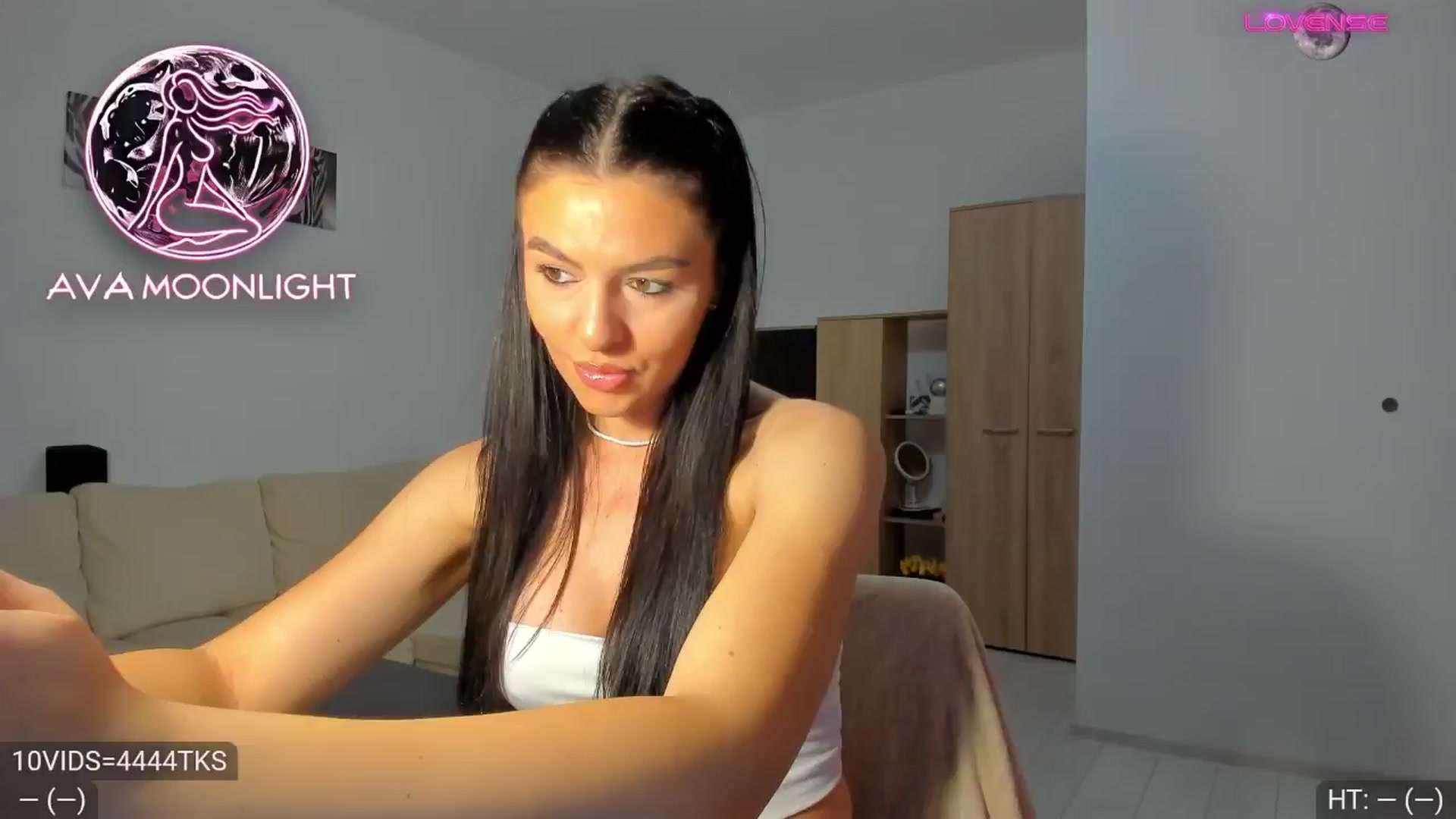 Gallery image thumbnail from AvaMoonlight's myfreecams stream on, 01/17/2025, 17:17 image 8 of 20