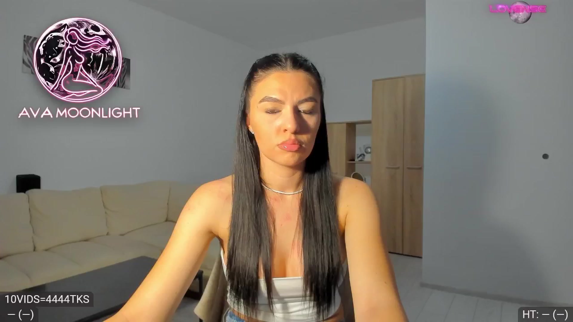 Gallery image thumbnail from AvaMoonlight's myfreecams stream on, 01/17/2025, 17:17 image 6 of 20