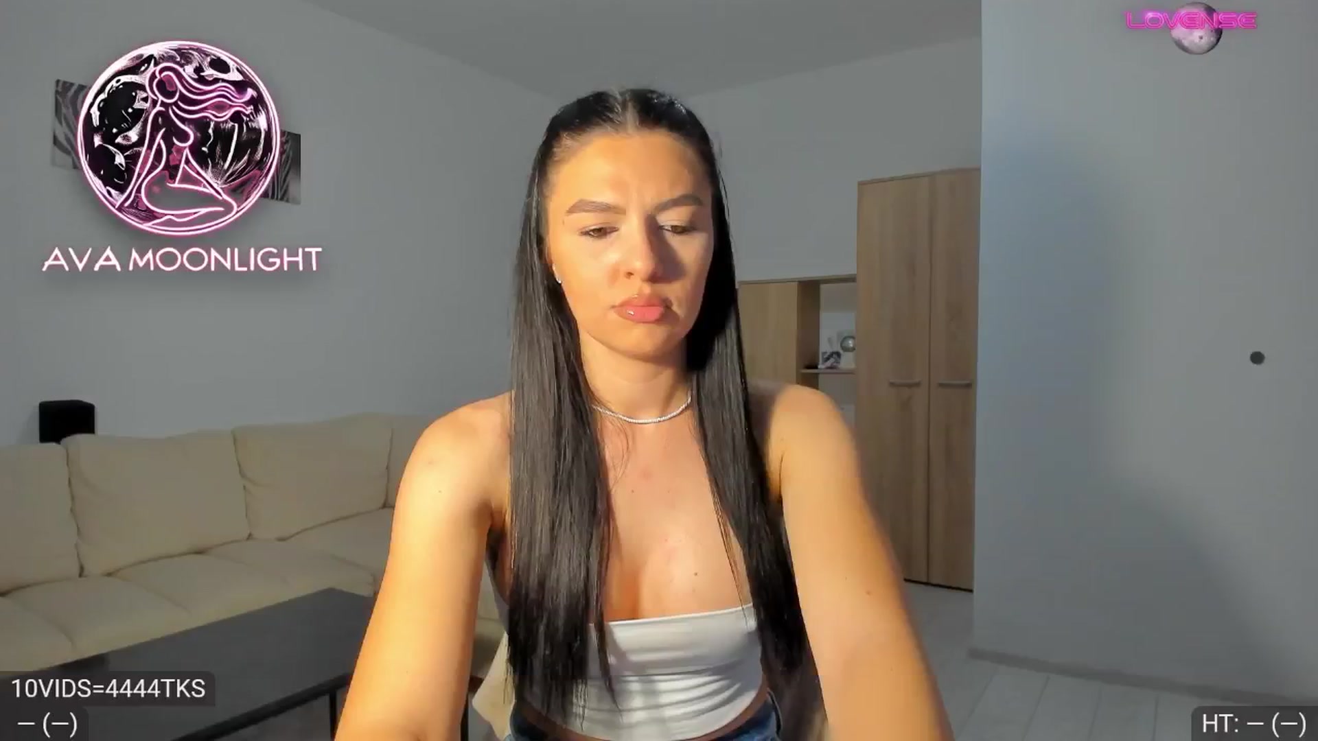 Gallery image thumbnail from AvaMoonlight's myfreecams stream on, 01/17/2025, 17:17 image 9 of 20