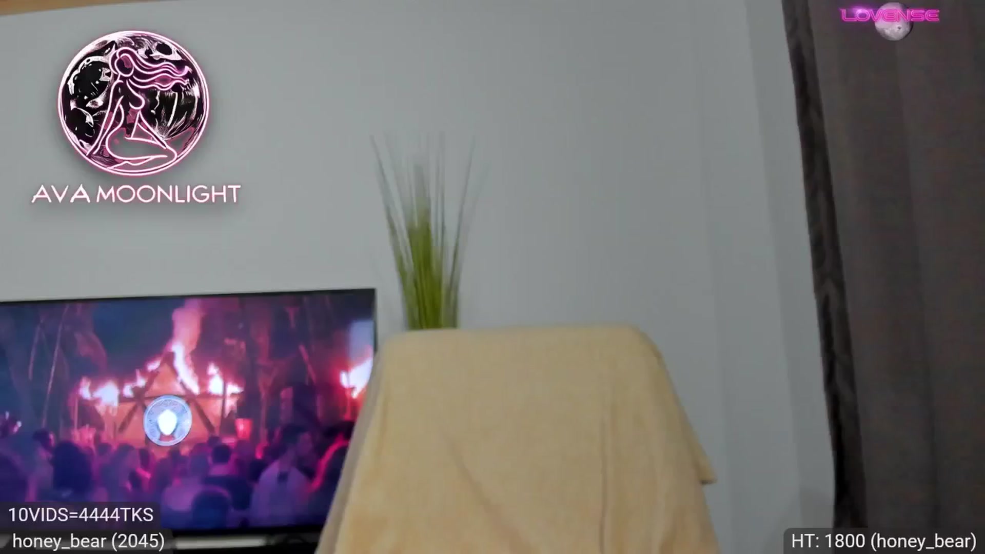 Gallery image thumbnail from AvaMoonlight's myfreecams stream on, 01/18/2025, 01:55 image 8 of 20