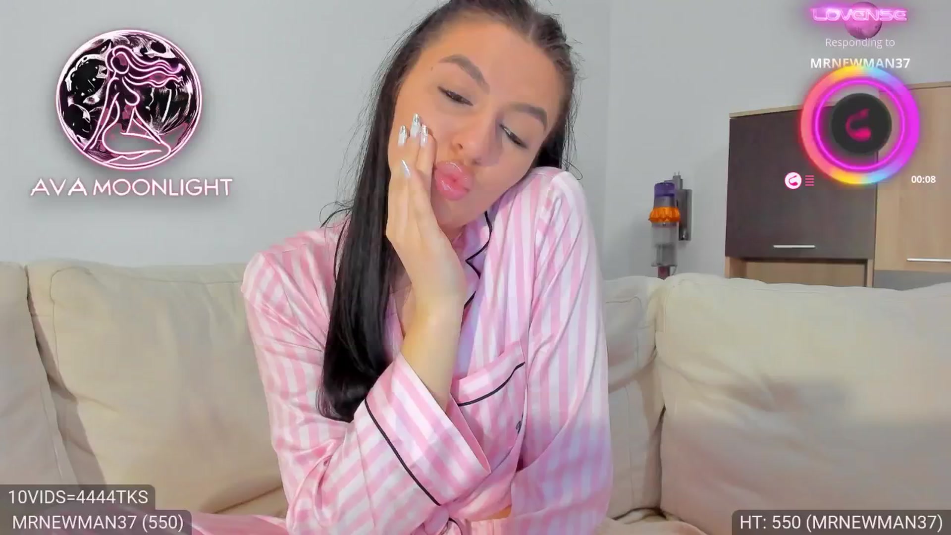 Gallery image thumbnail from AvaMoonlight's myfreecams stream on, 01/19/2025, 24:52 image 13 of 20
