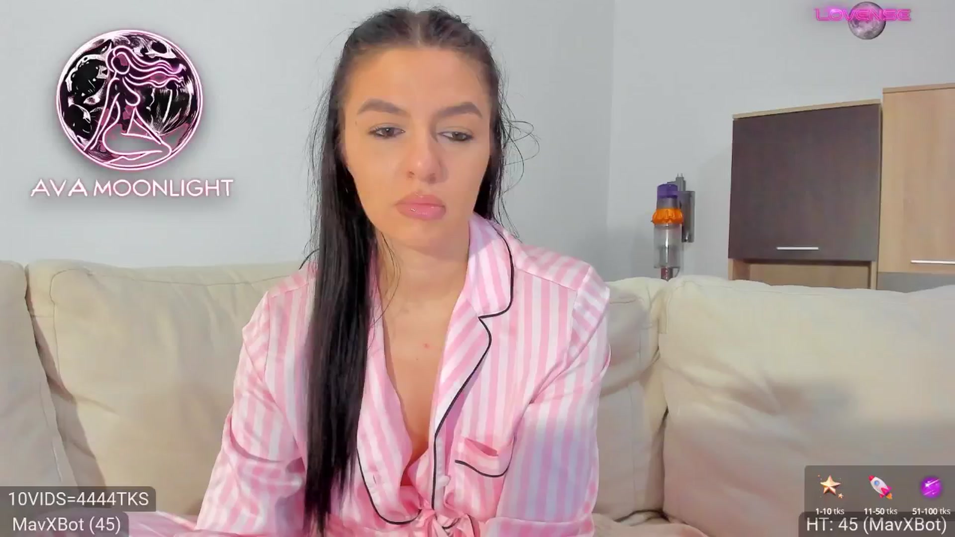 Gallery image thumbnail from AvaMoonlight's myfreecams stream on, 01/19/2025, 24:52 image 10 of 20