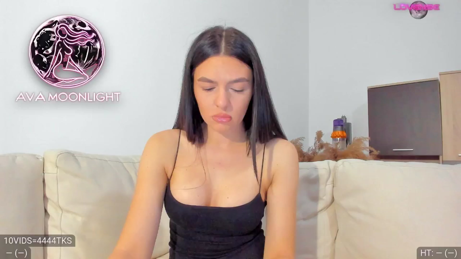Gallery image thumbnail from AvaMoonlight's myfreecams stream on, 01/20/2025, 17:14 image 3 of 20