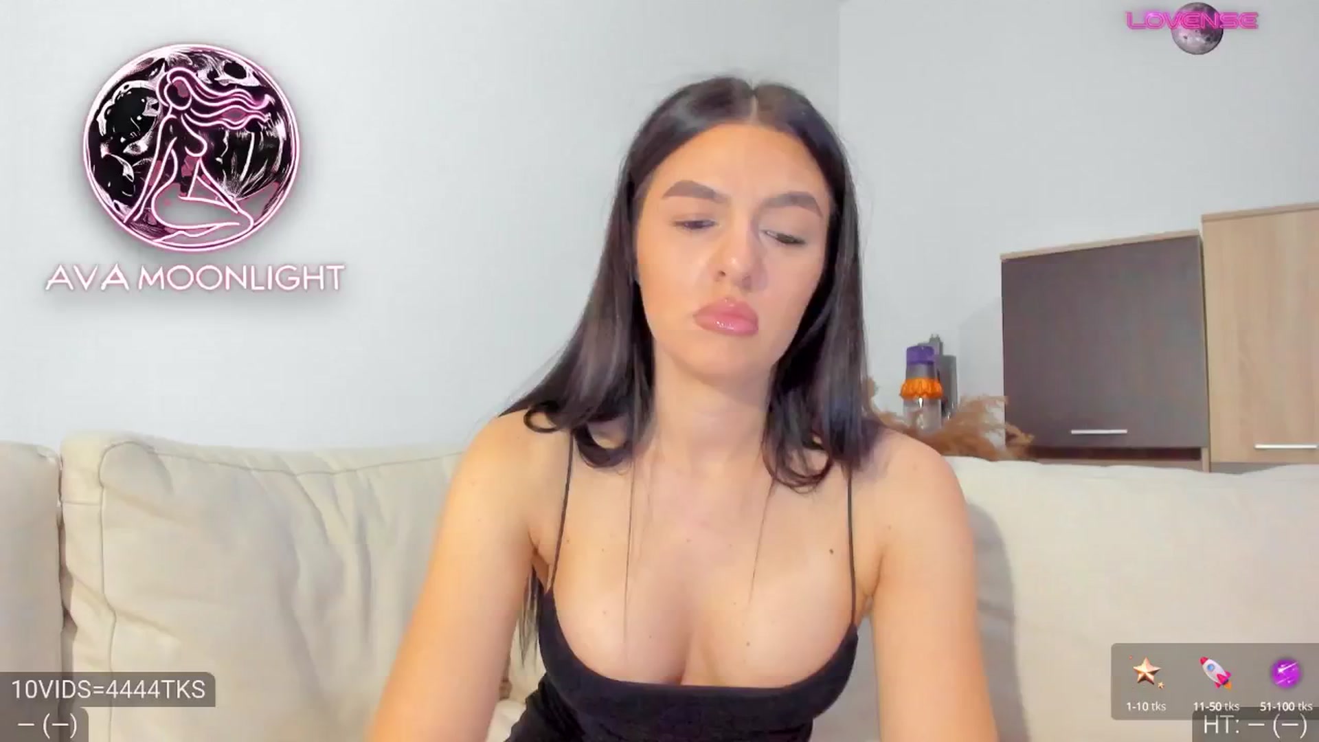 Gallery image thumbnail from AvaMoonlight's myfreecams stream on, 01/20/2025, 17:14 image 6 of 20