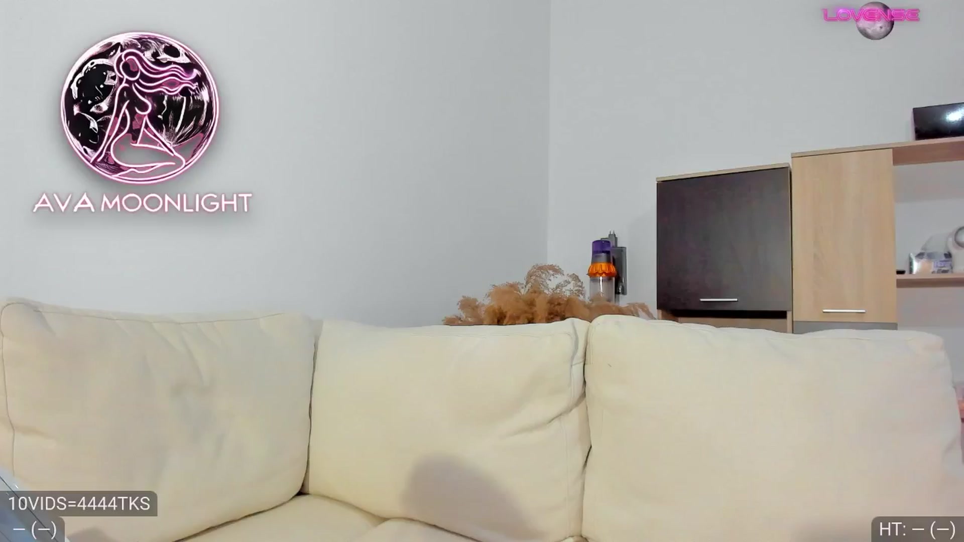 Gallery image thumbnail from AvaMoonlight's myfreecams stream on, 01/22/2025, 17:18 image 2 of 20