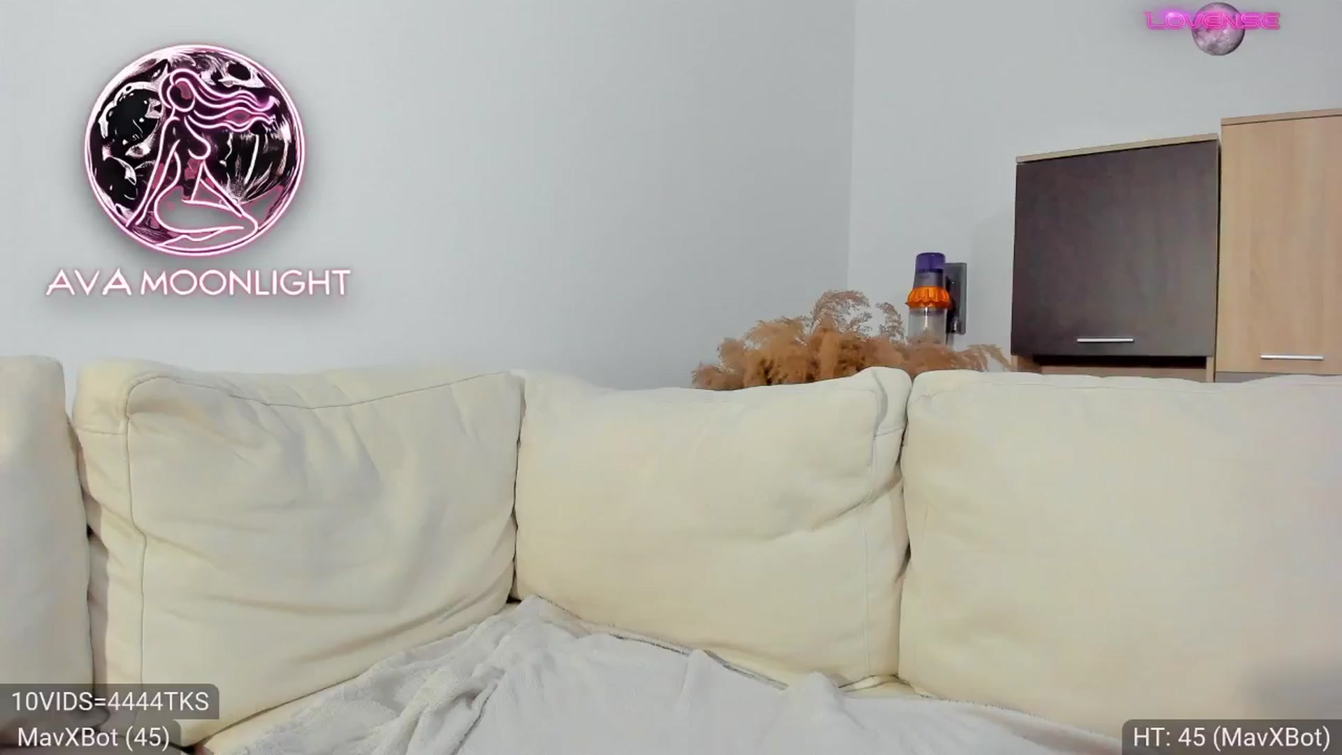 Gallery image thumbnail from AvaMoonlight's myfreecams stream on, 01/23/2025, 17:02 image 8 of 20