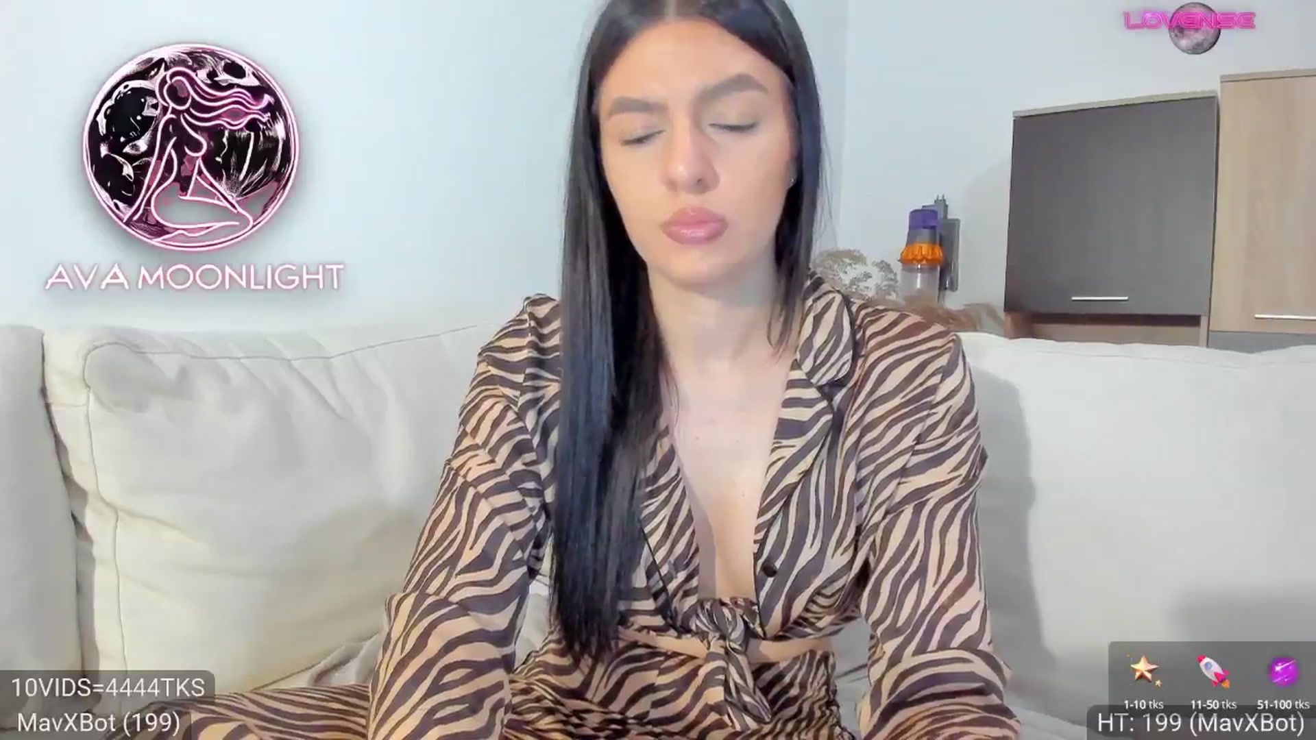 Gallery image thumbnail from AvaMoonlight's myfreecams stream on, 01/24/2025, 01:14 image 13 of 20