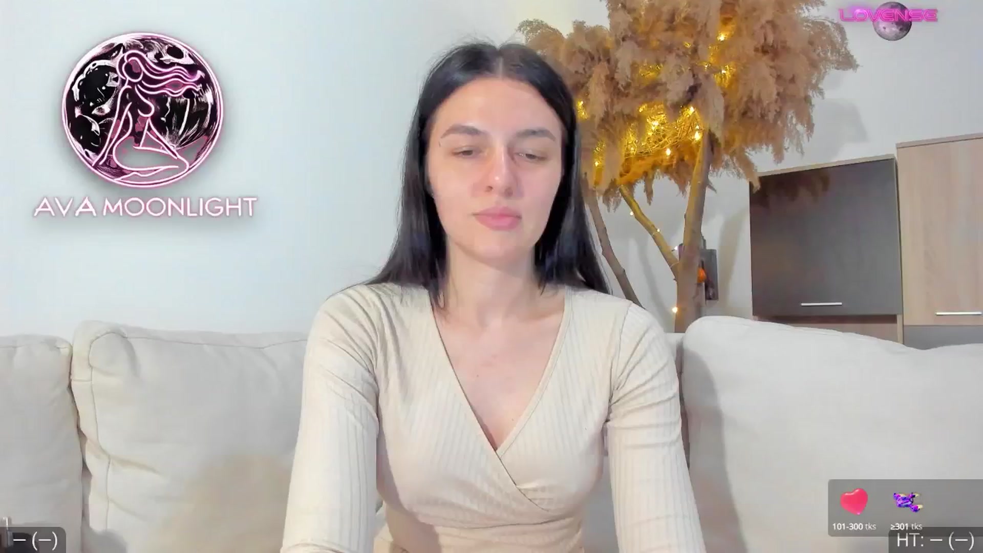 Gallery image thumbnail from AvaMoonlight's myfreecams stream on, 01/25/2025, 17:09 image 6 of 20