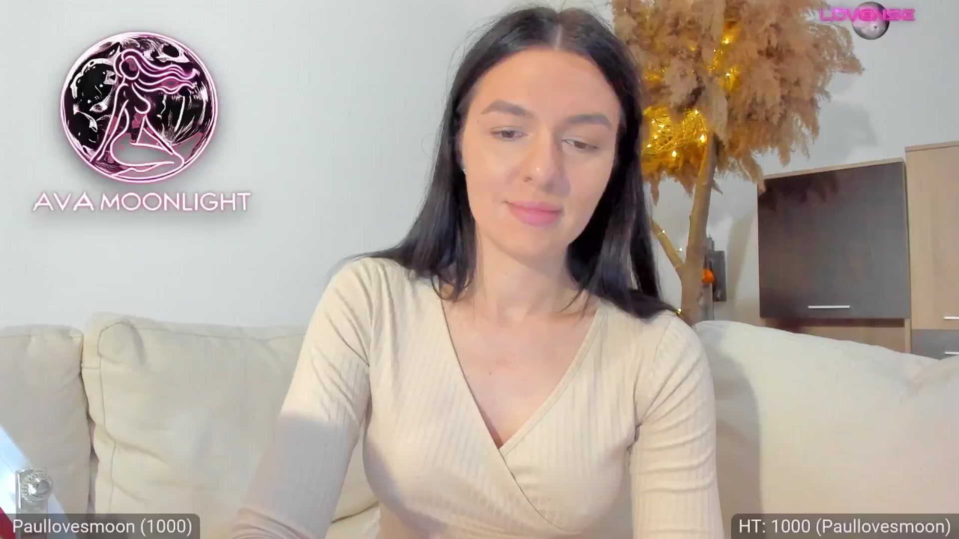 Gallery image thumbnail from AvaMoonlight's myfreecams stream on, 01/25/2025, 17:09 image 12 of 20