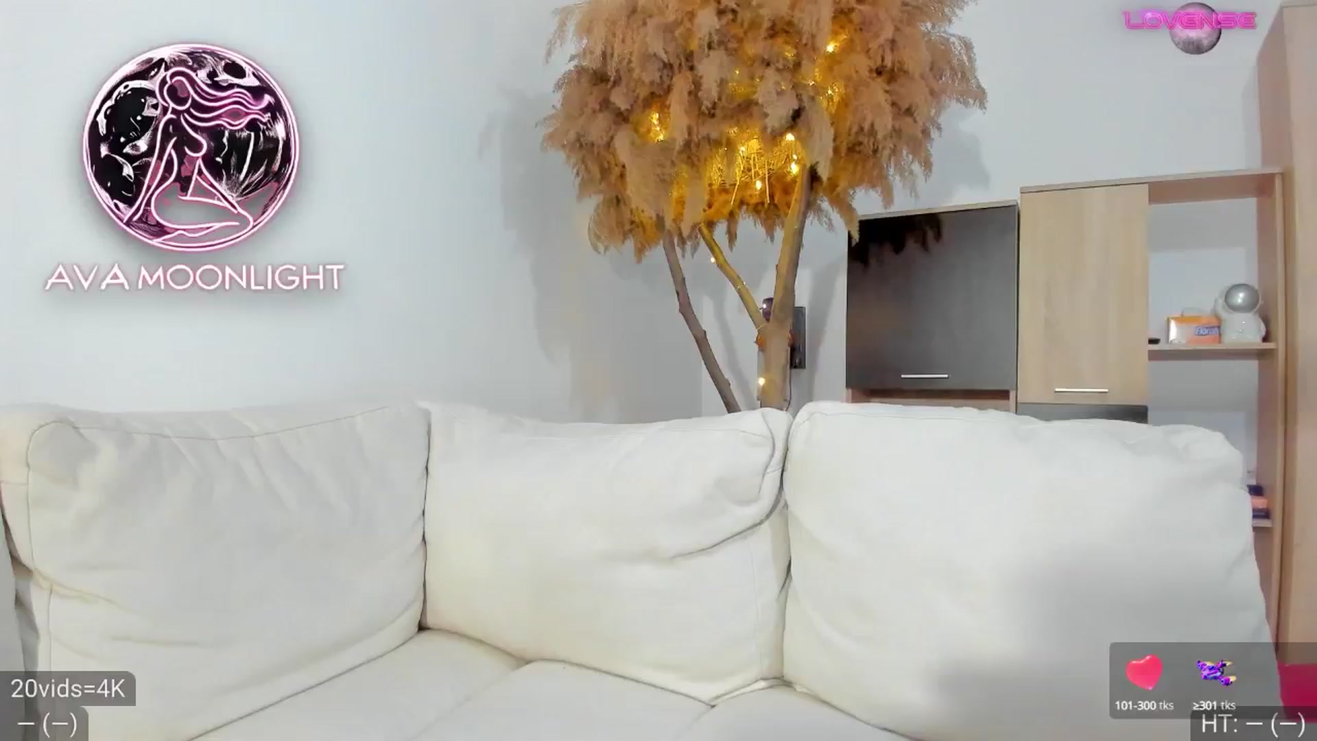 Gallery image thumbnail from AvaMoonlight's myfreecams stream on, 01/27/2025, 17:05 image 12 of 20