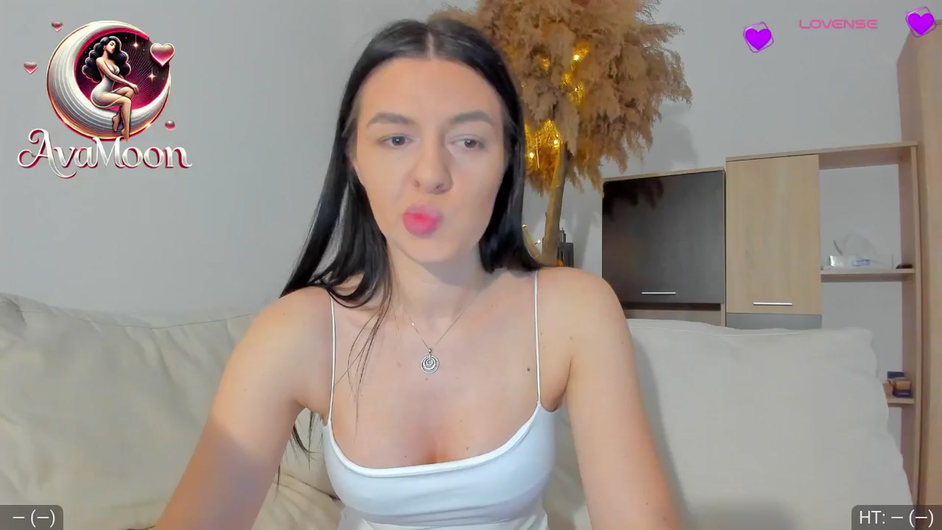 Gallery image thumbnail from AvaMoonlight's myfreecams stream on, 02/25/2025, 16:19 image 2 of 20