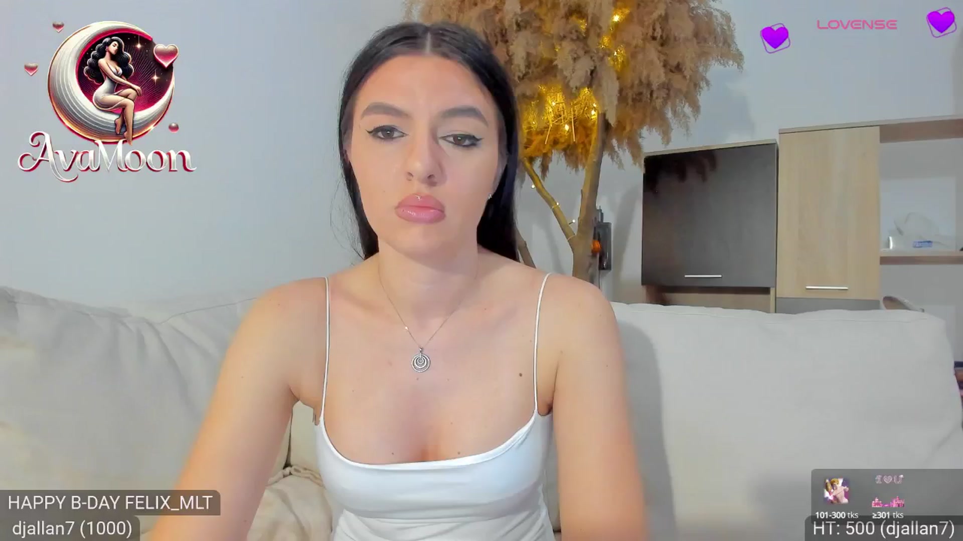 Gallery image thumbnail from AvaMoonlight's myfreecams stream on, 02/26/2025, 01:03 image 6 of 20