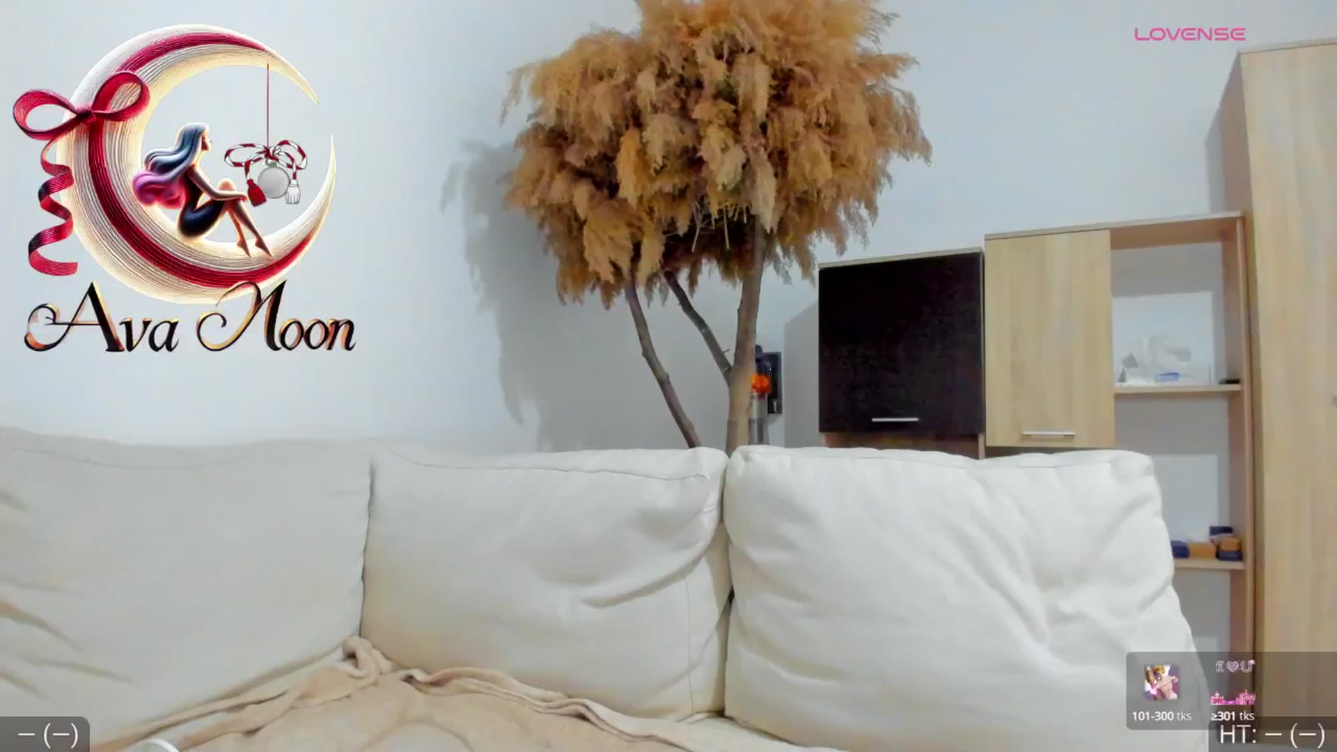 Gallery image thumbnail from AvaMoonlight's myfreecams stream on, 03/03/2025, 17:12 image 6 of 20