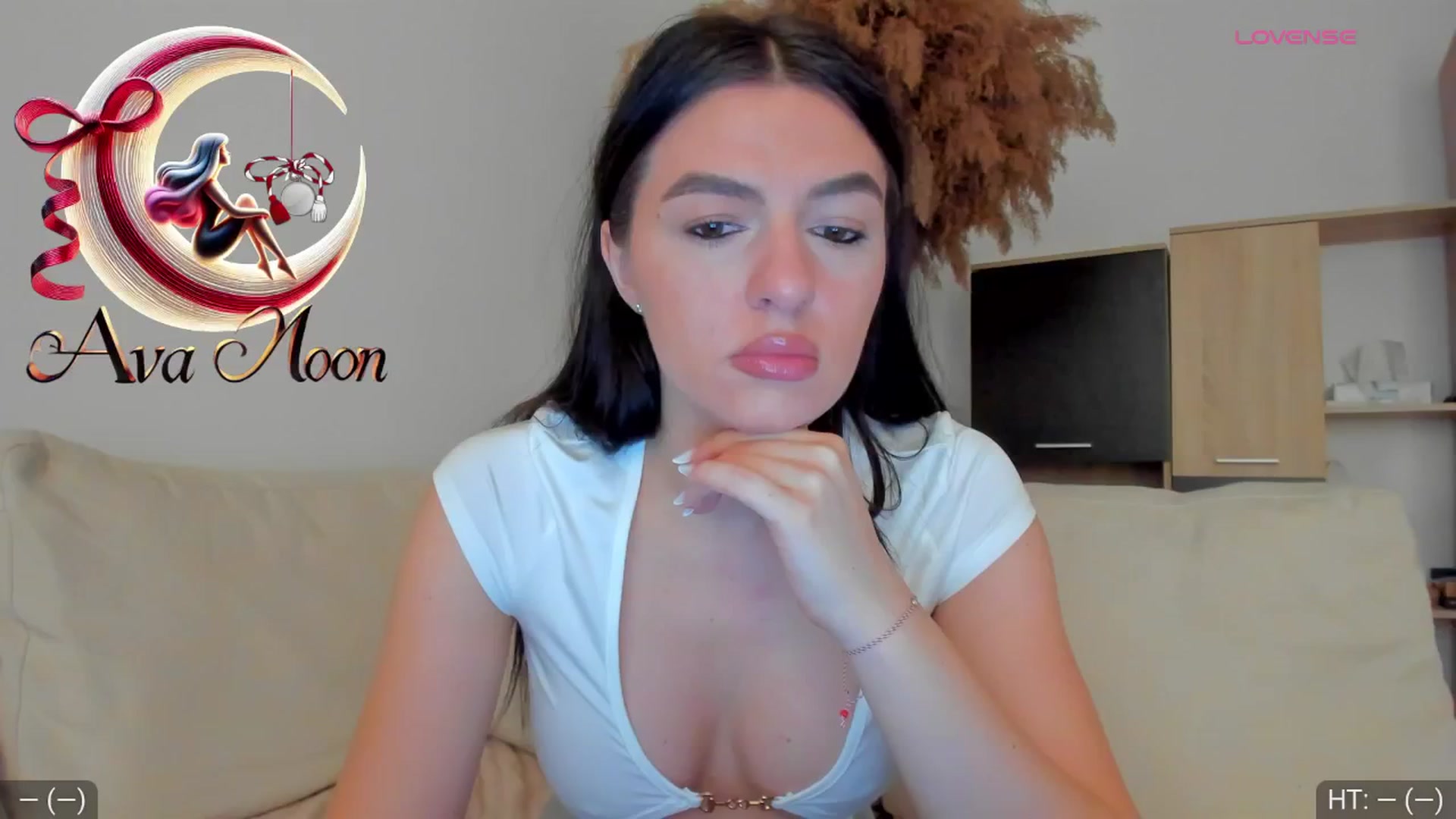 Gallery image thumbnail from AvaMoonlight's myfreecams stream on, 03/05/2025, 16:32 image 7 of 20