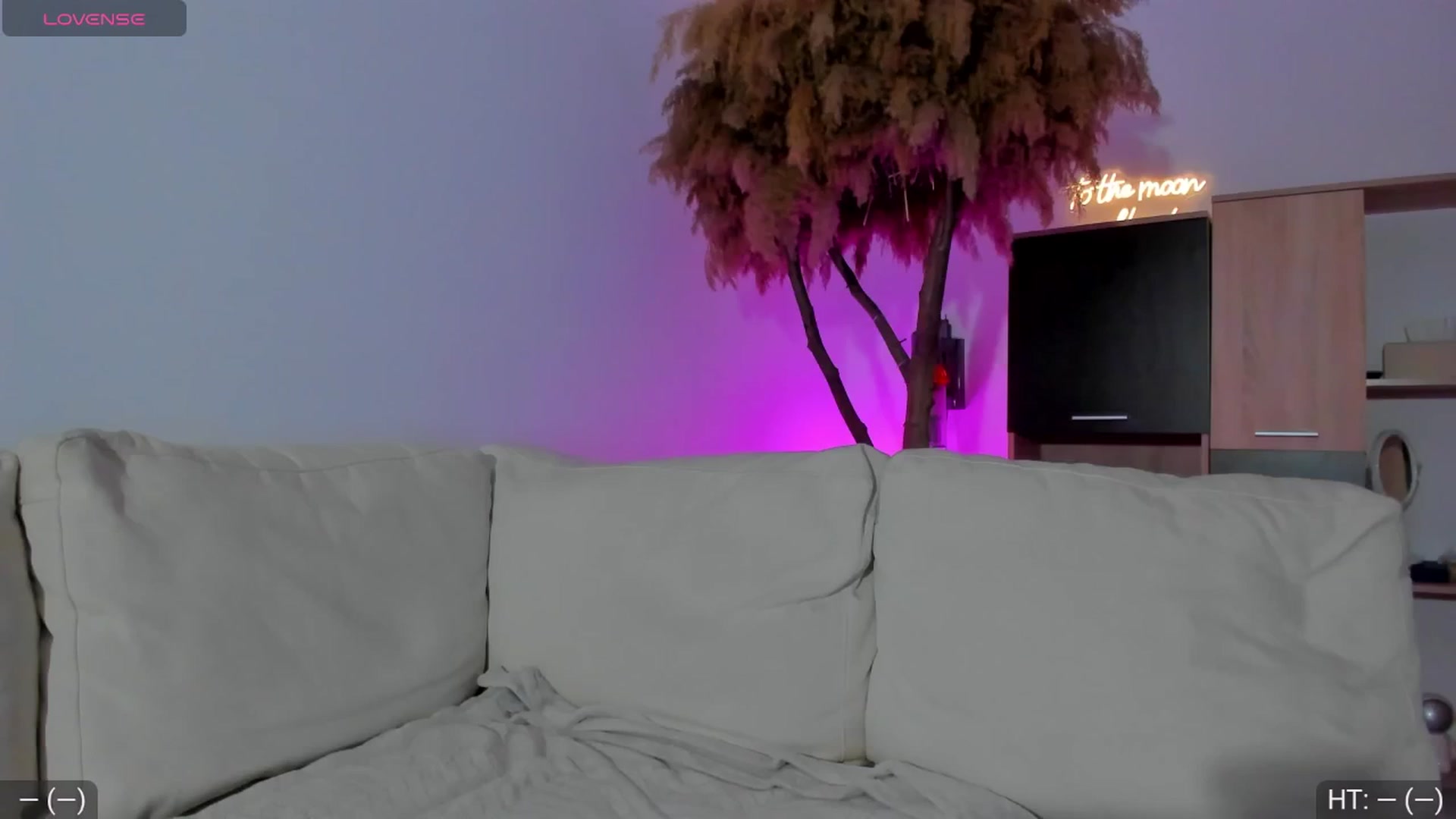 Gallery image thumbnail from AvaMoonlight's myfreecams stream on, 03/17/2025, 17:21 image 1 of 20