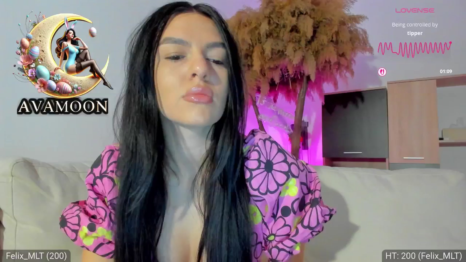 Gallery image thumbnail from AvaMoonlight's myfreecams stream on, 03/18/2025, 17:03 image 8 of 20