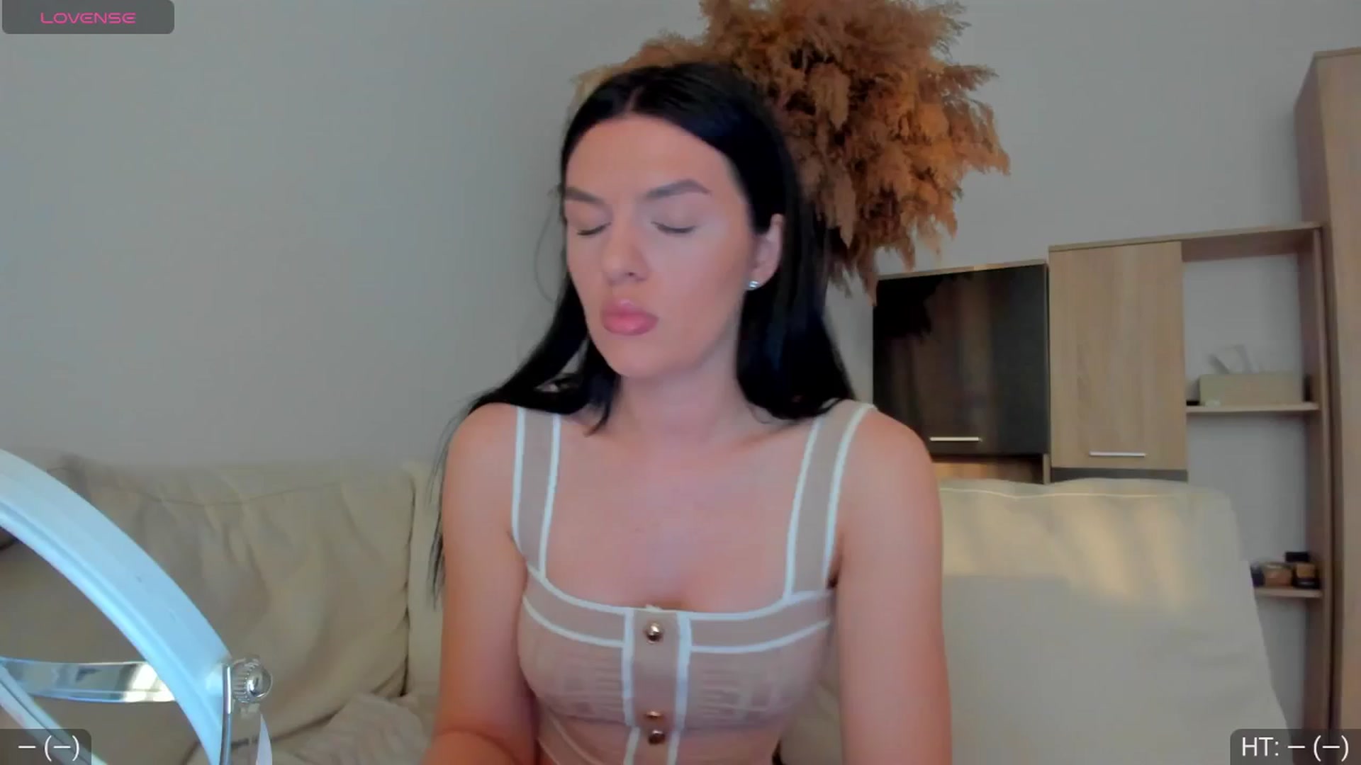 Gallery image thumbnail from AvaMoonlight's myfreecams stream on, 03/19/2025, 16:54 image 3 of 20