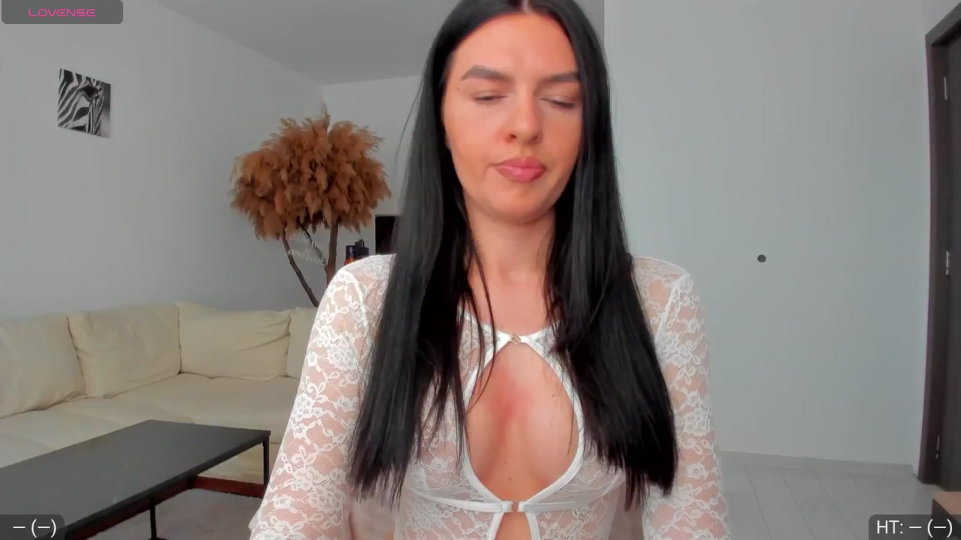 Gallery image thumbnail from AvaMoonlight's myfreecams stream on, 03/21/2025, 15:53 image 2 of 20