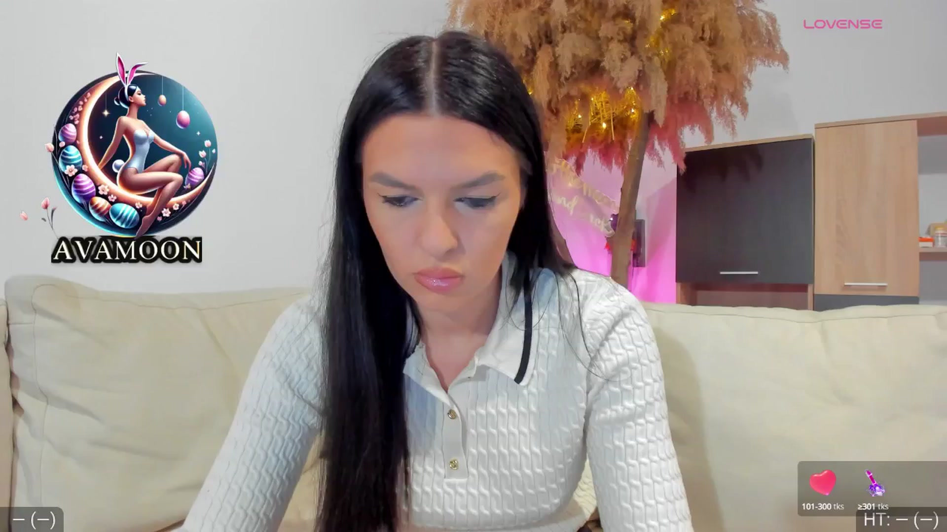 Gallery image thumbnail from AvaMoonlight's myfreecams stream on, 03/31/2025, 22:32 image 9 of 20