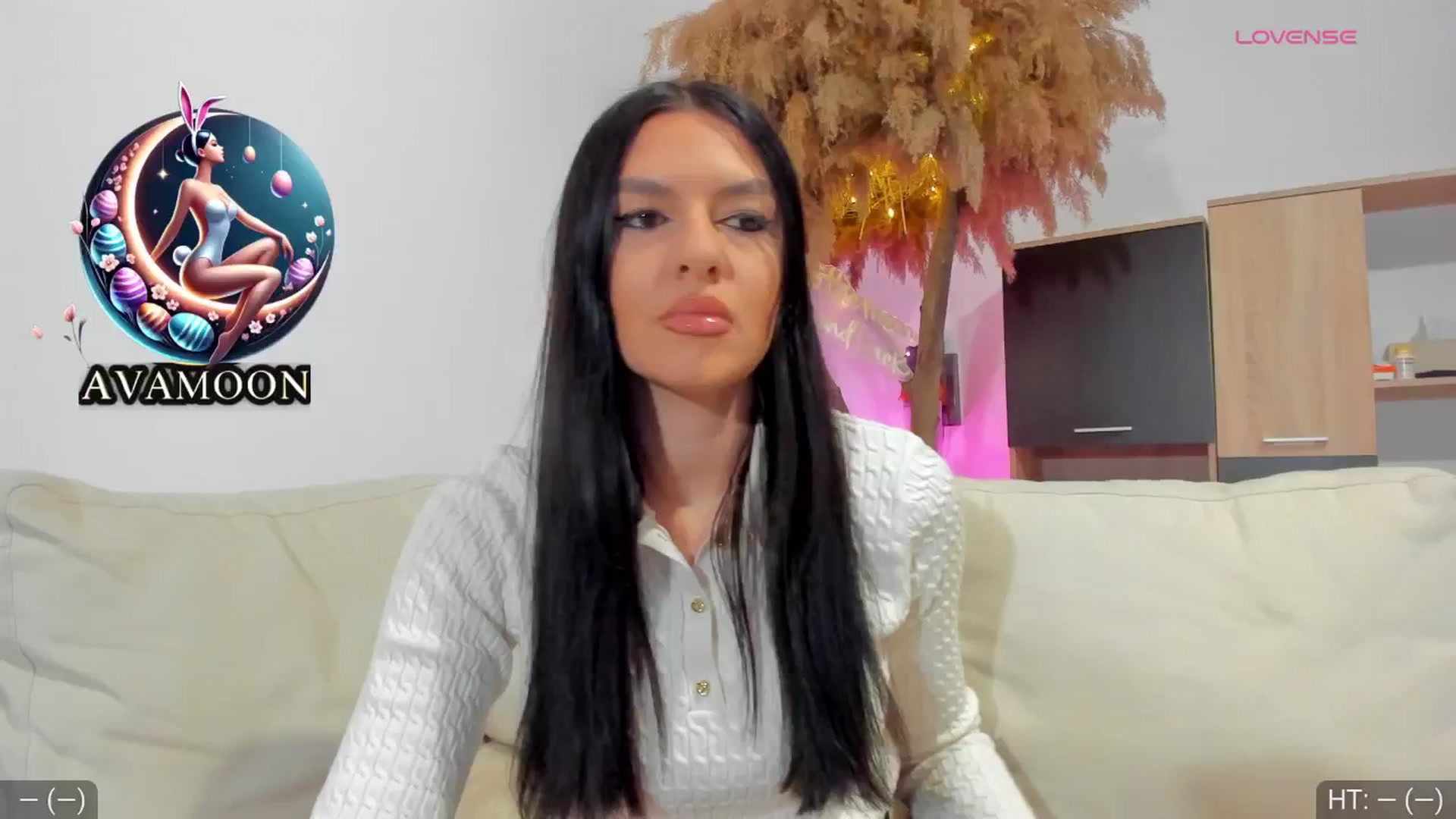 Gallery image thumbnail from AvaMoonlight's myfreecams stream on, 03/31/2025, 22:32 image 7 of 20