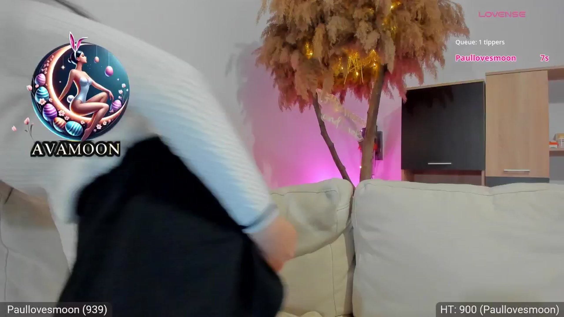 Gallery image thumbnail from AvaMoonlight's myfreecams stream on, 03/31/2025, 22:32 image 17 of 20