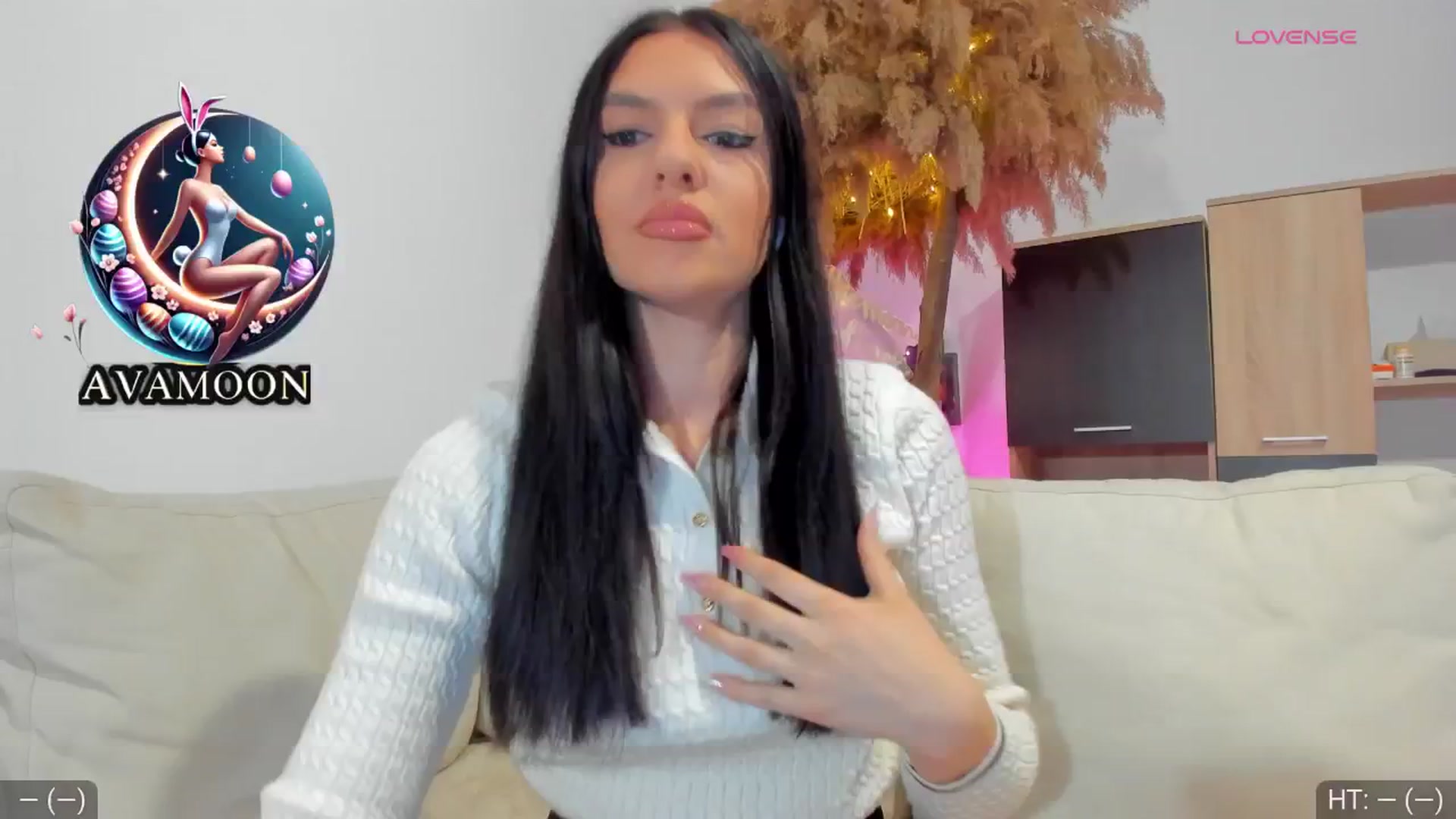 Gallery image thumbnail from AvaMoonlight's myfreecams stream on, 03/31/2025, 22:32 image 5 of 20