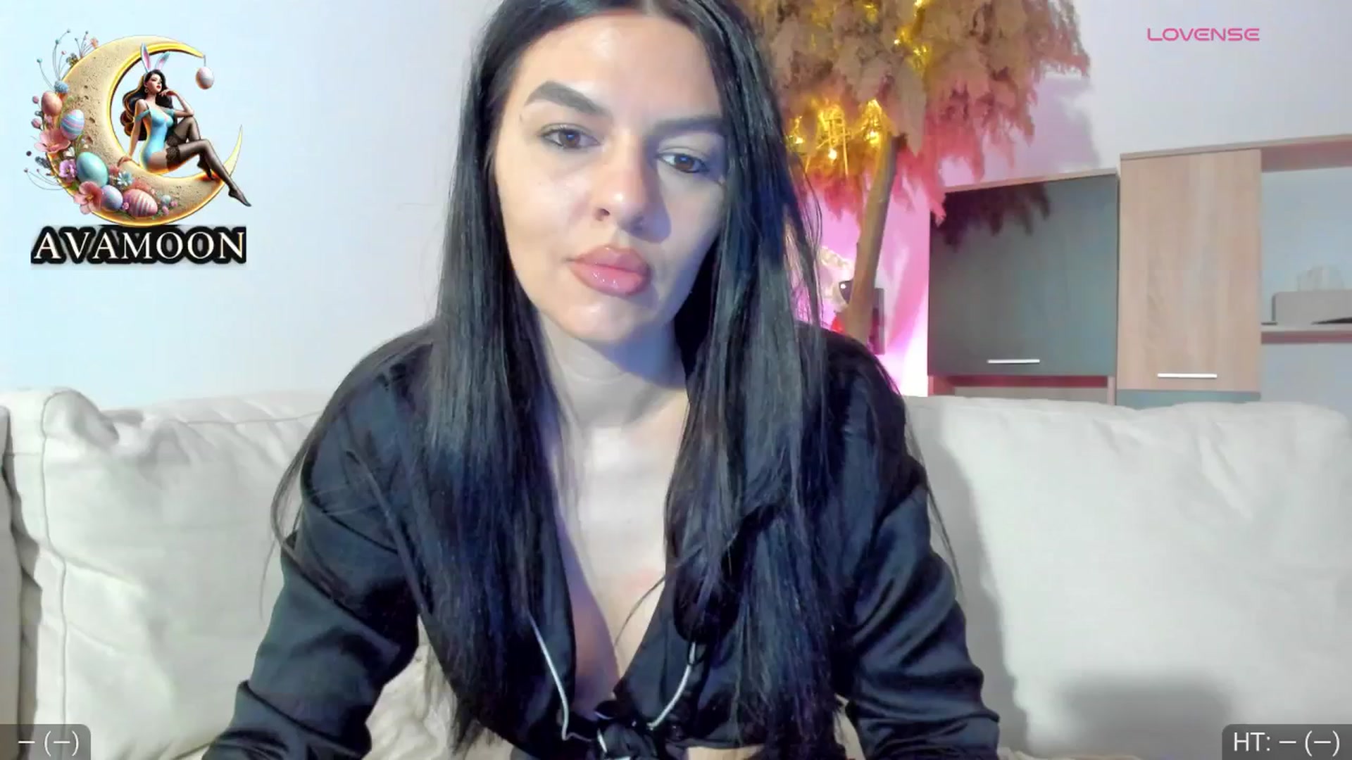 Gallery image thumbnail from AvaMoonlight's myfreecams stream on, 04/07/2025, 24:14 image 4 of 20