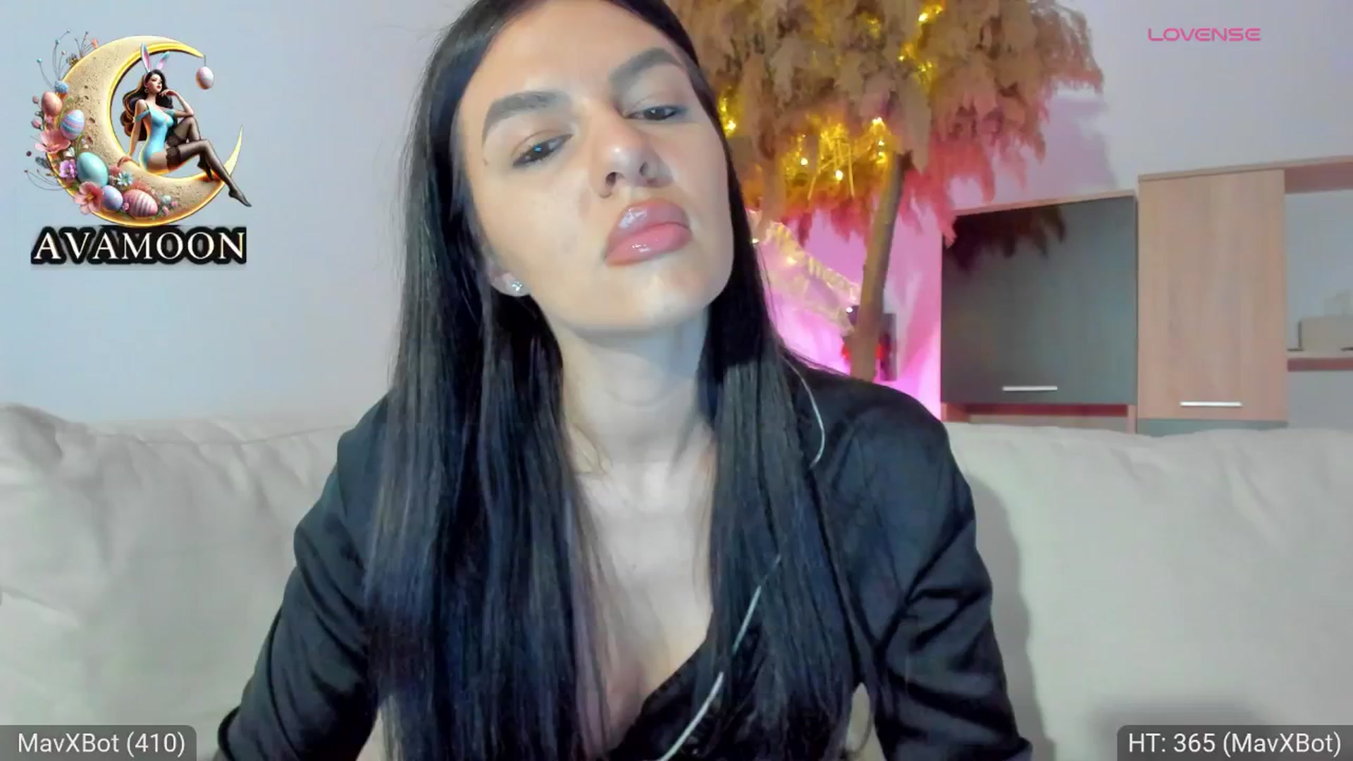 Gallery image thumbnail from AvaMoonlight's myfreecams stream on, 04/07/2025, 24:14 image 16 of 20