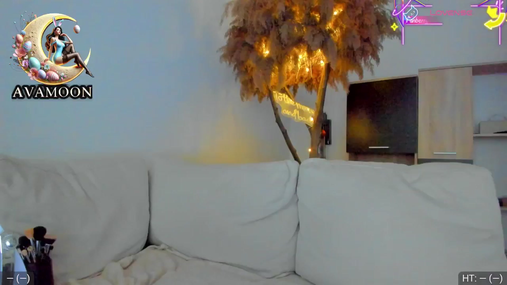 Gallery image thumbnail from AvaMoonlight's myfreecams stream on, 04/12/2025, 16:10 image 12 of 20