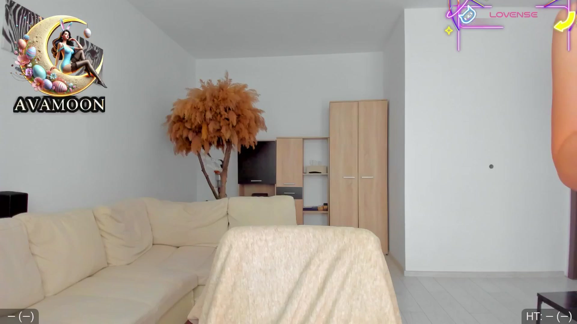 Gallery image thumbnail from AvaMoonlight's myfreecams stream on, 04/14/2025, 16:01 image 5 of 20