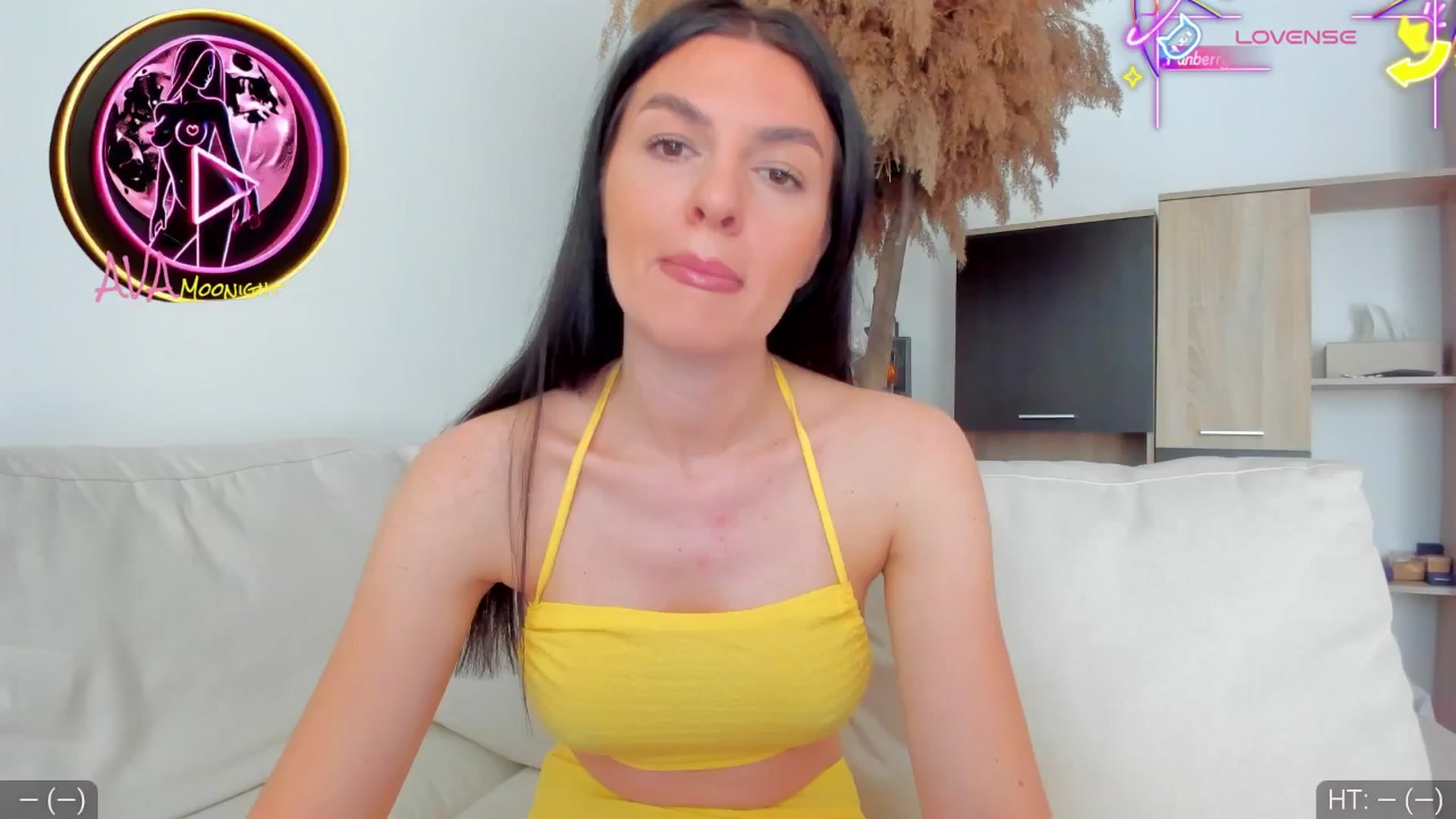 Gallery image thumbnail from AvaMoonlight's myfreecams stream on, 04/23/2025, 16:10 image 5 of 20