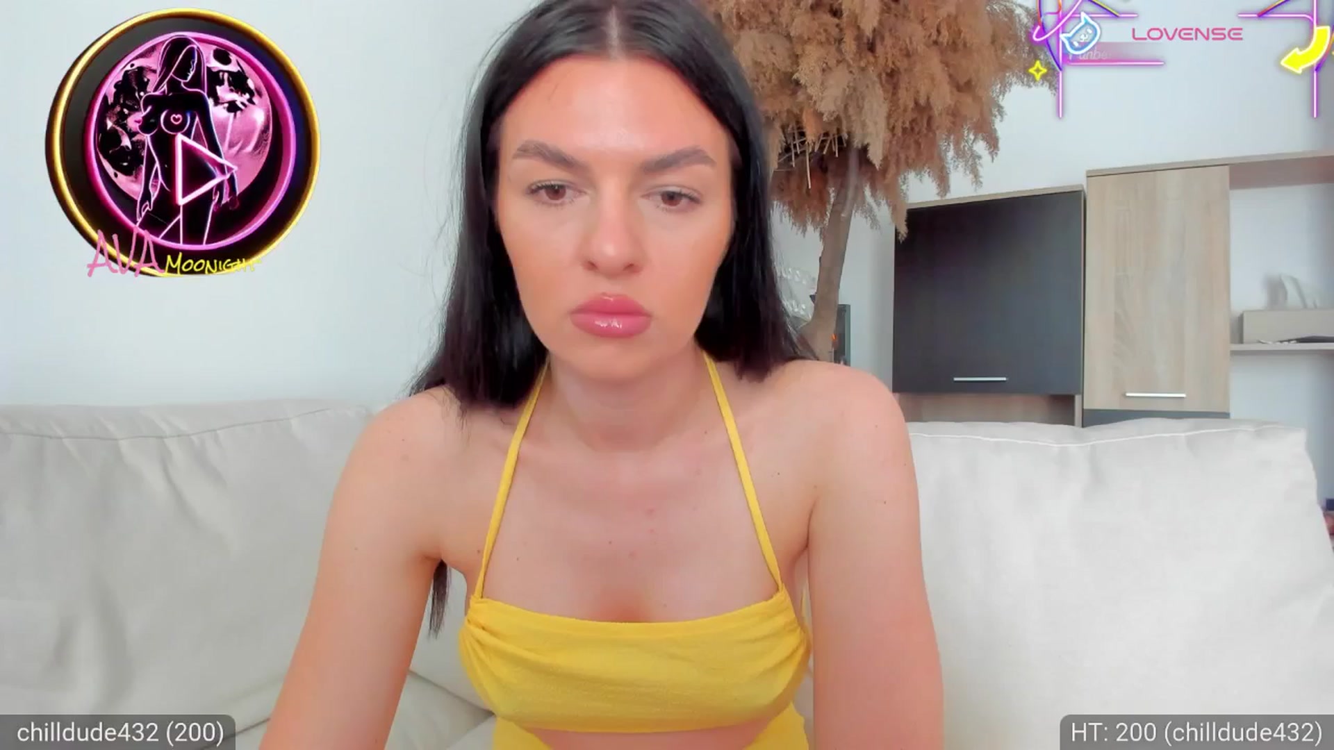 Gallery image thumbnail from AvaMoonlight's myfreecams stream on, 04/23/2025, 16:10 image 12 of 20