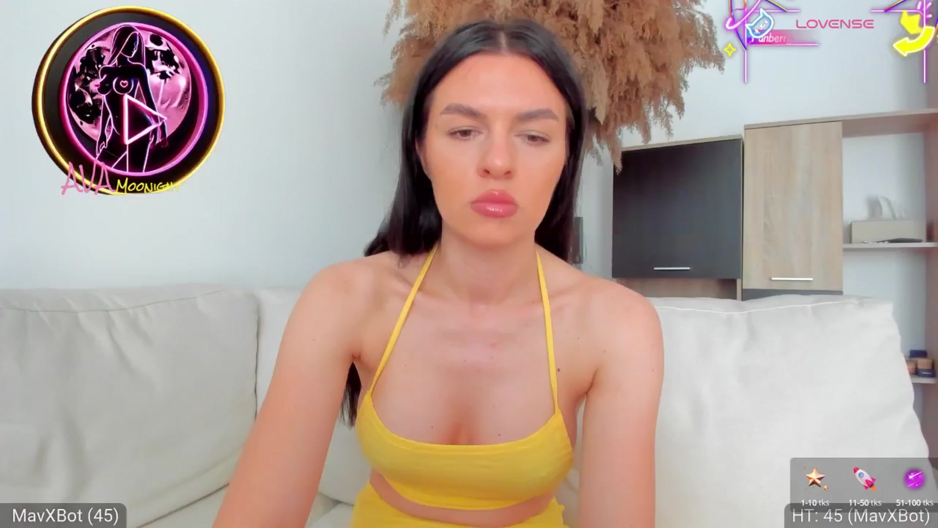 Gallery image thumbnail from AvaMoonlight's myfreecams stream on, 04/23/2025, 16:10 image 10 of 20