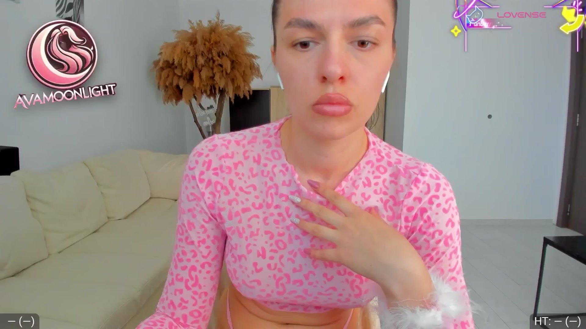 Gallery image thumbnail from AvaMoonlight's myfreecams stream on, 04/29/2025, 16:02 image 2 of 20