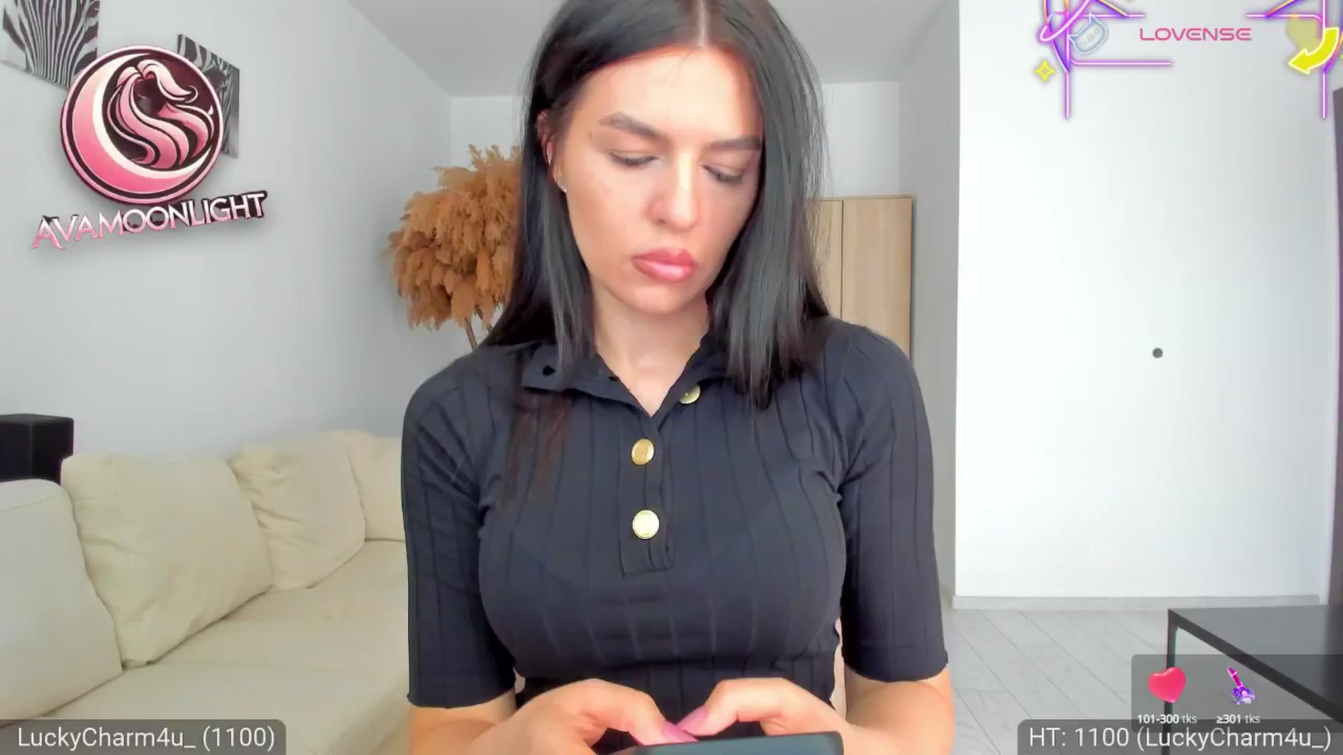 Gallery image thumbnail from AvaMoonlight's myfreecams stream on, 04/30/2025, 15:06 image 4 of 20