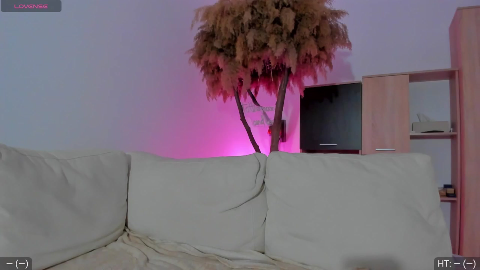 Gallery image thumbnail from AvaMoonlight's myfreecams stream on, 04/30/2025, 22:18 image 3 of 20
