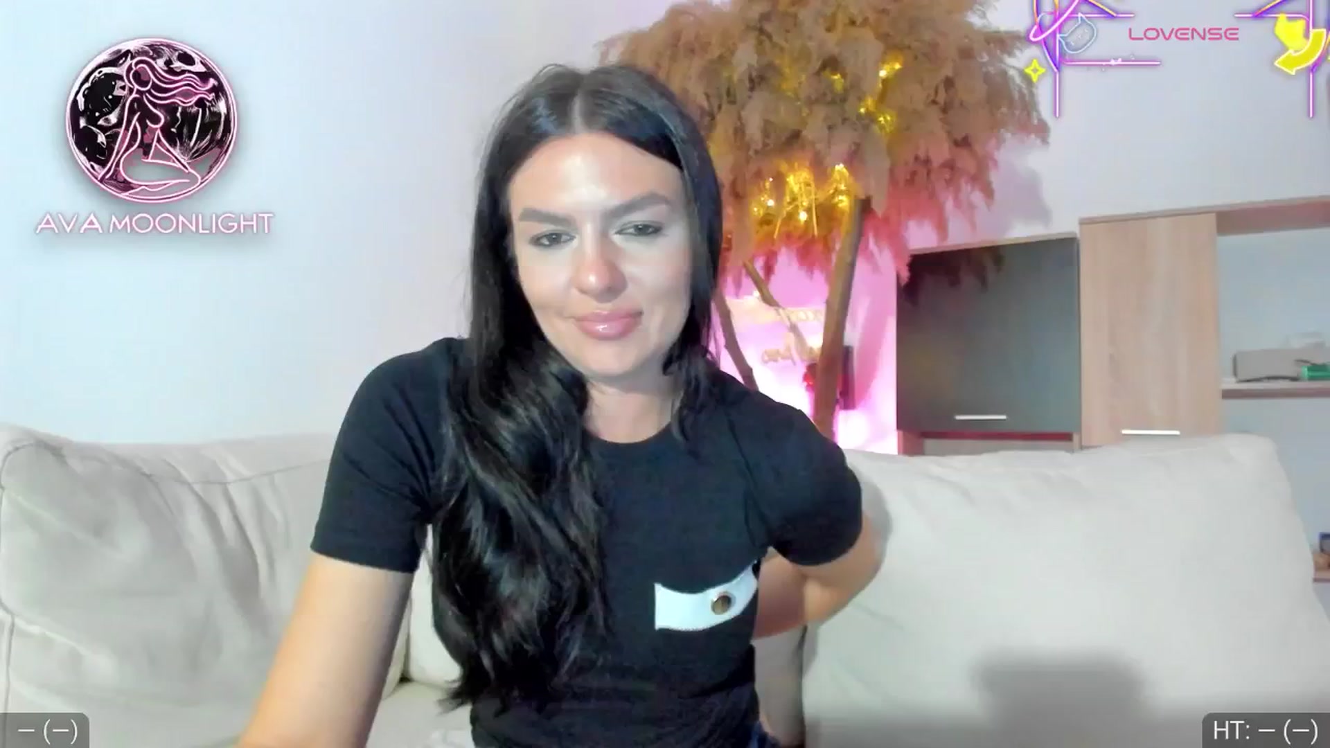 Gallery image thumbnail from AvaMoonlight's myfreecams stream on, 05/04/2025, 24:01 image 7 of 20